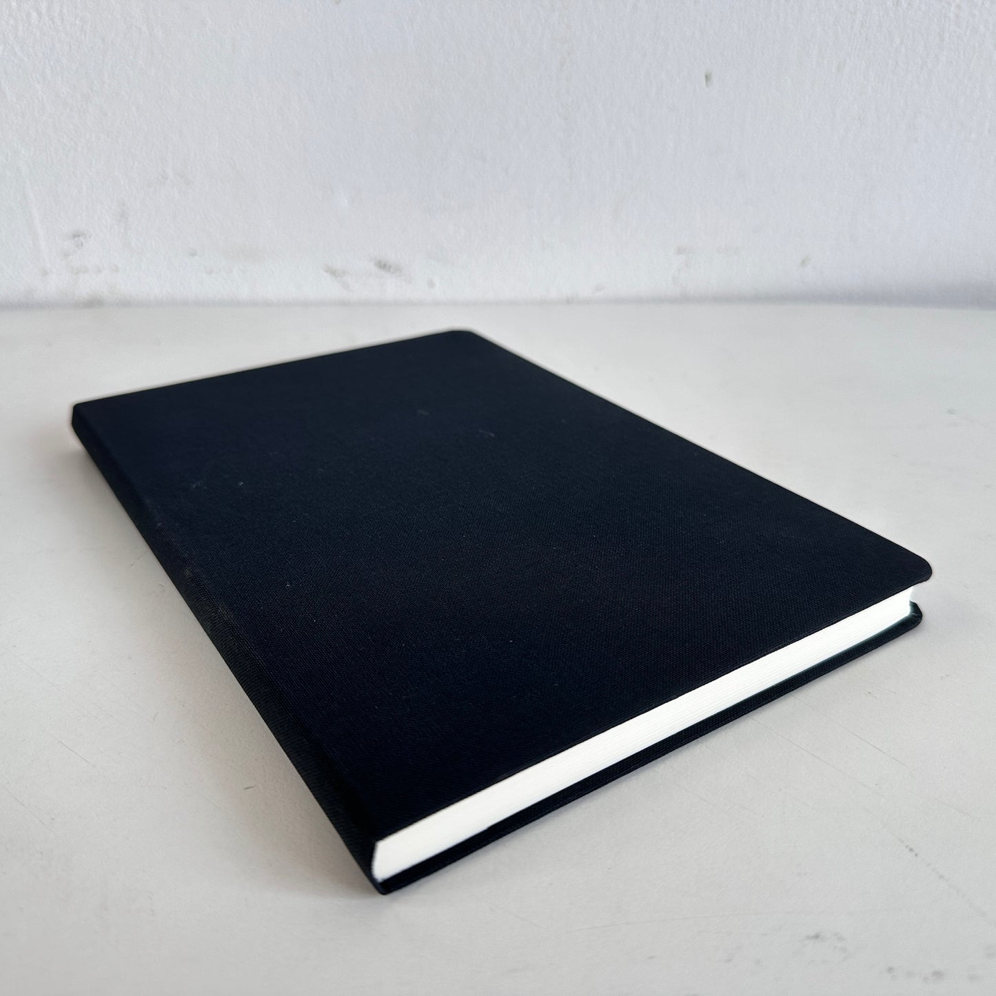 OF008 BLACK LINEN NOTEBOOK
