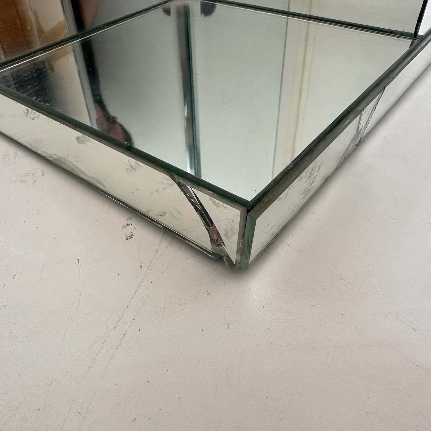 PD003 MIRROR PEDESTAL