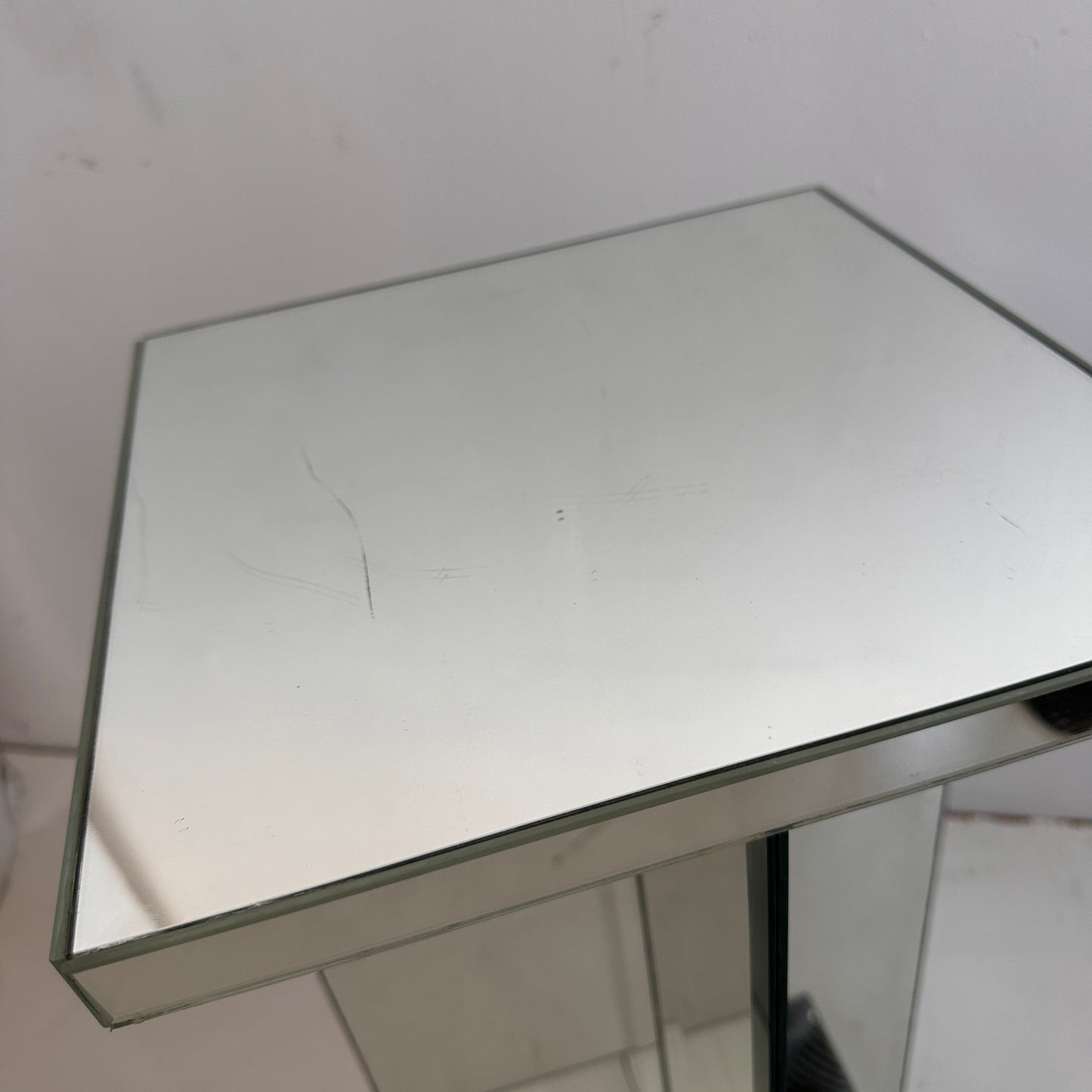 PD003 MIRROR PEDESTAL
