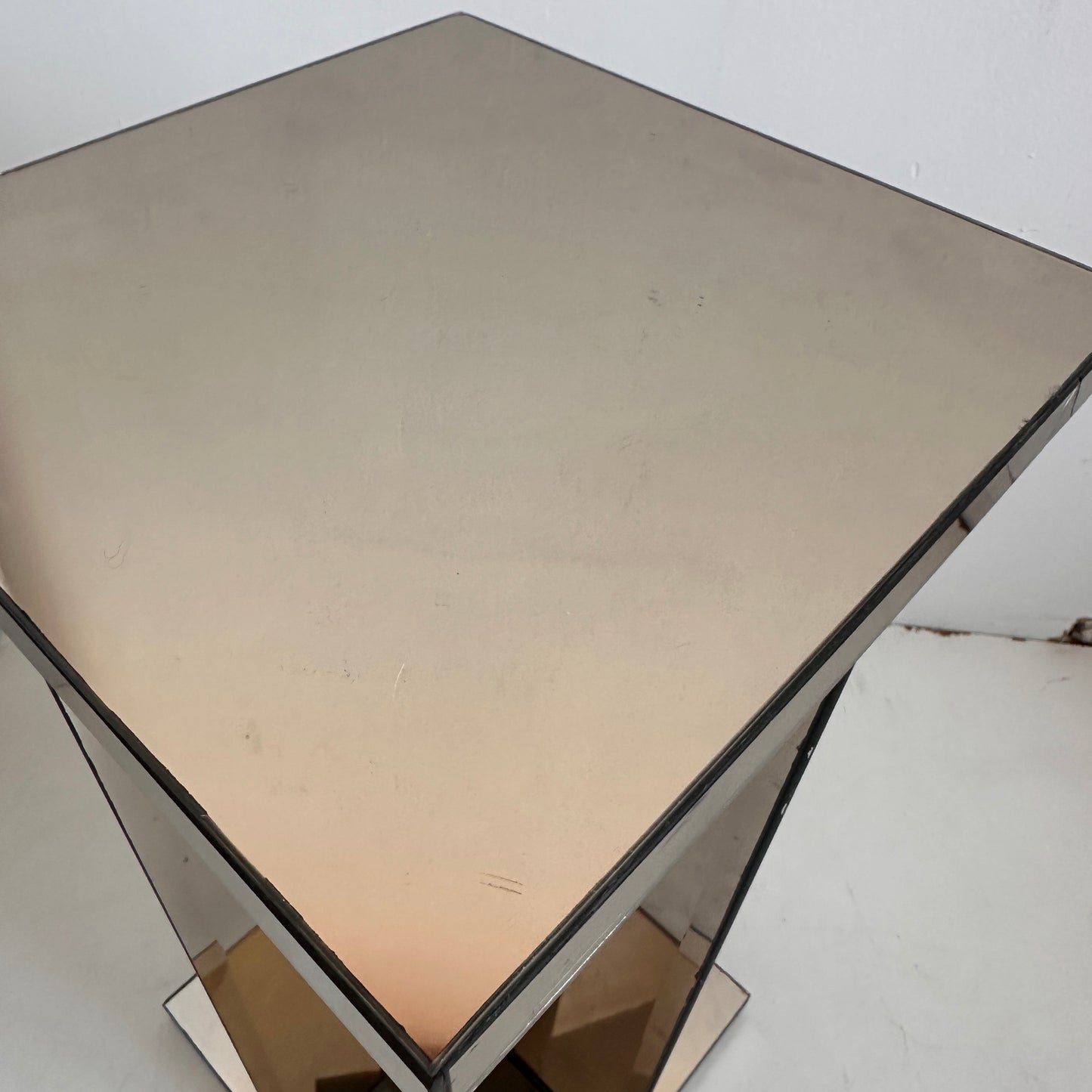 PD004 SMOKED MIRROR PEDESTAL