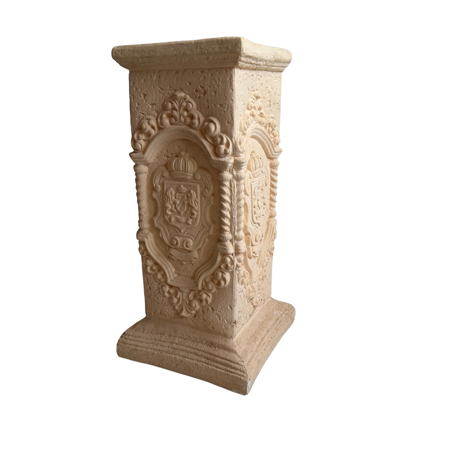 PD007 MEDIEVAL CREST PLASTER PEDESTAL
