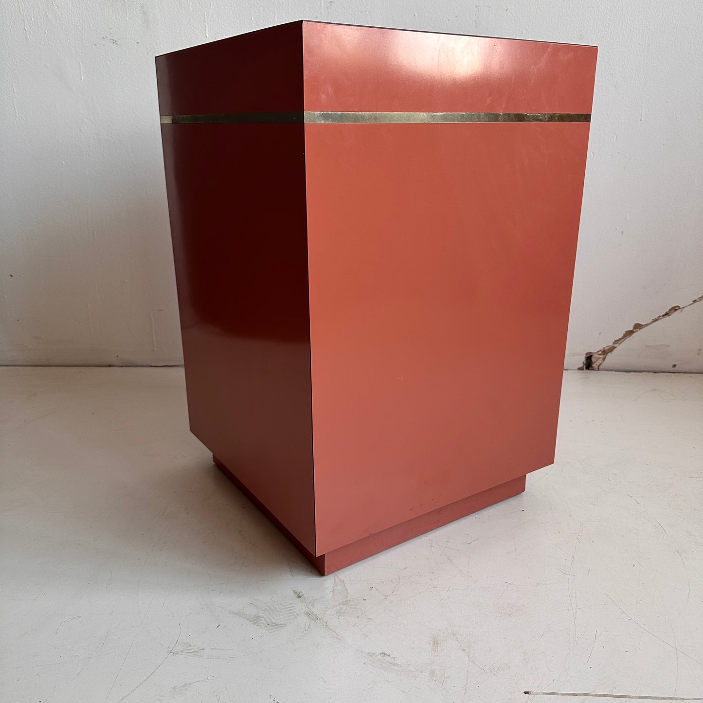 PD011 PINK & GOLD LAMINATE PEDESTAL