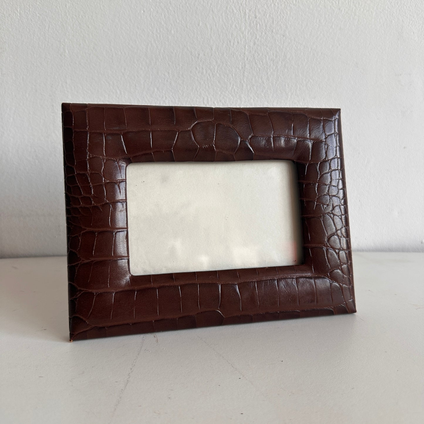 PF001 FAUX ALLIGATOR TABLETOP FRAME
