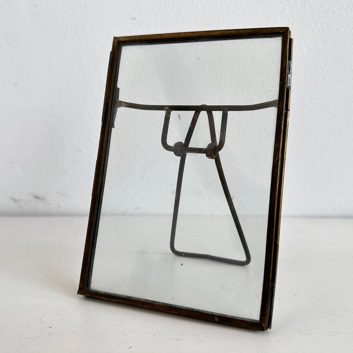 PF007 BRASS & GLASS TABLETOP PICTURE FRAME