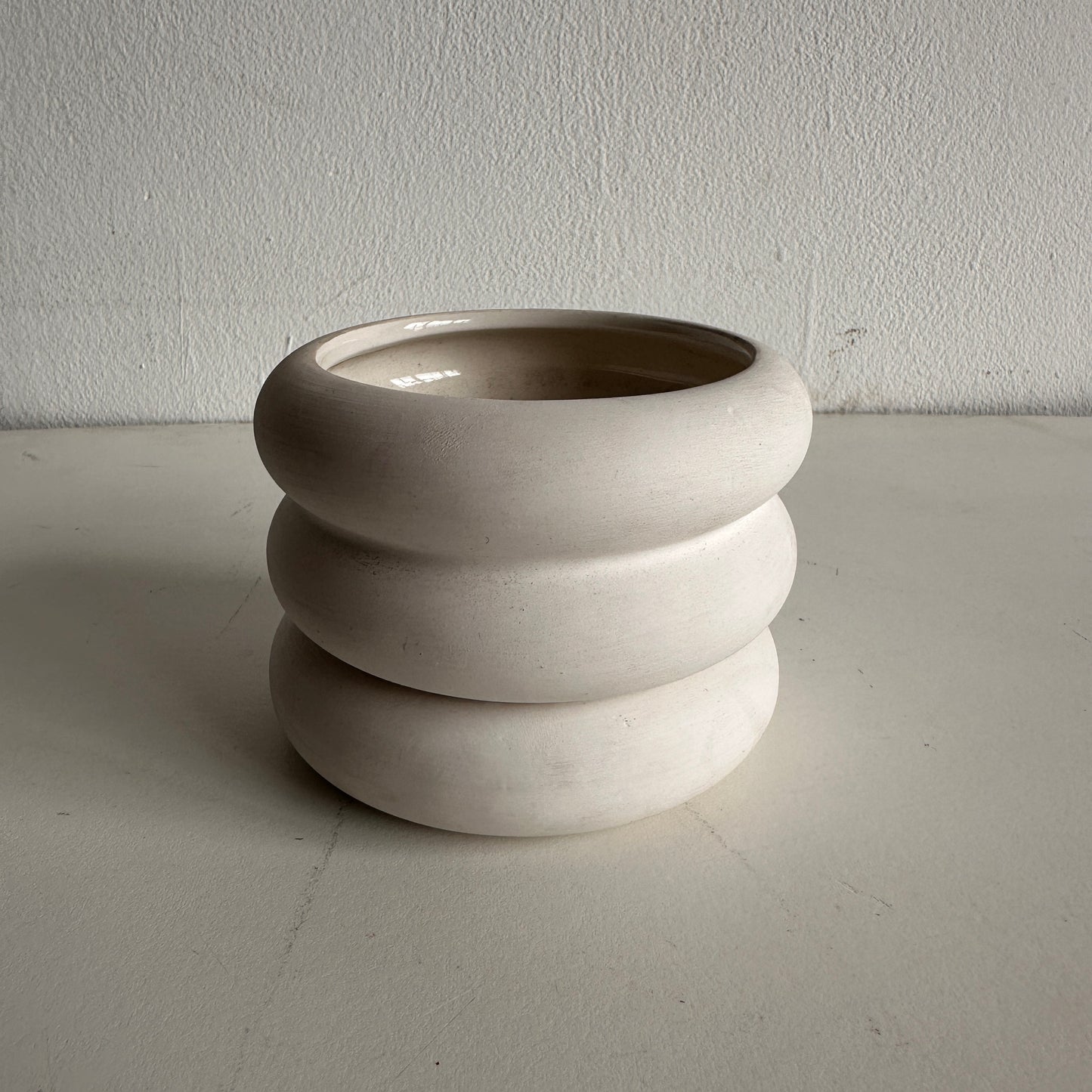 PL001 CCKW WHITE CERAMIC MINI PLANTER