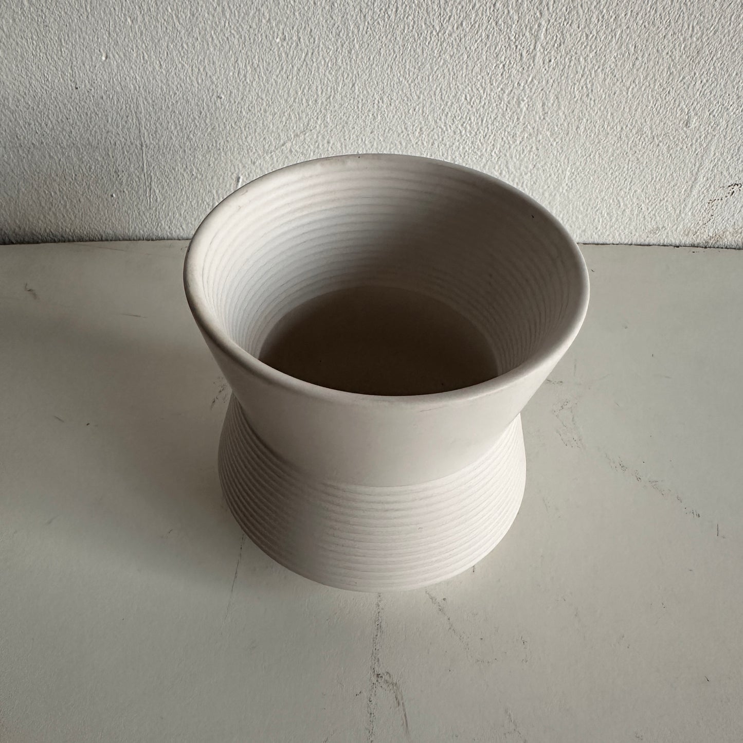 PL010 SET OF THREE BOWLES WHITE PLANTERS