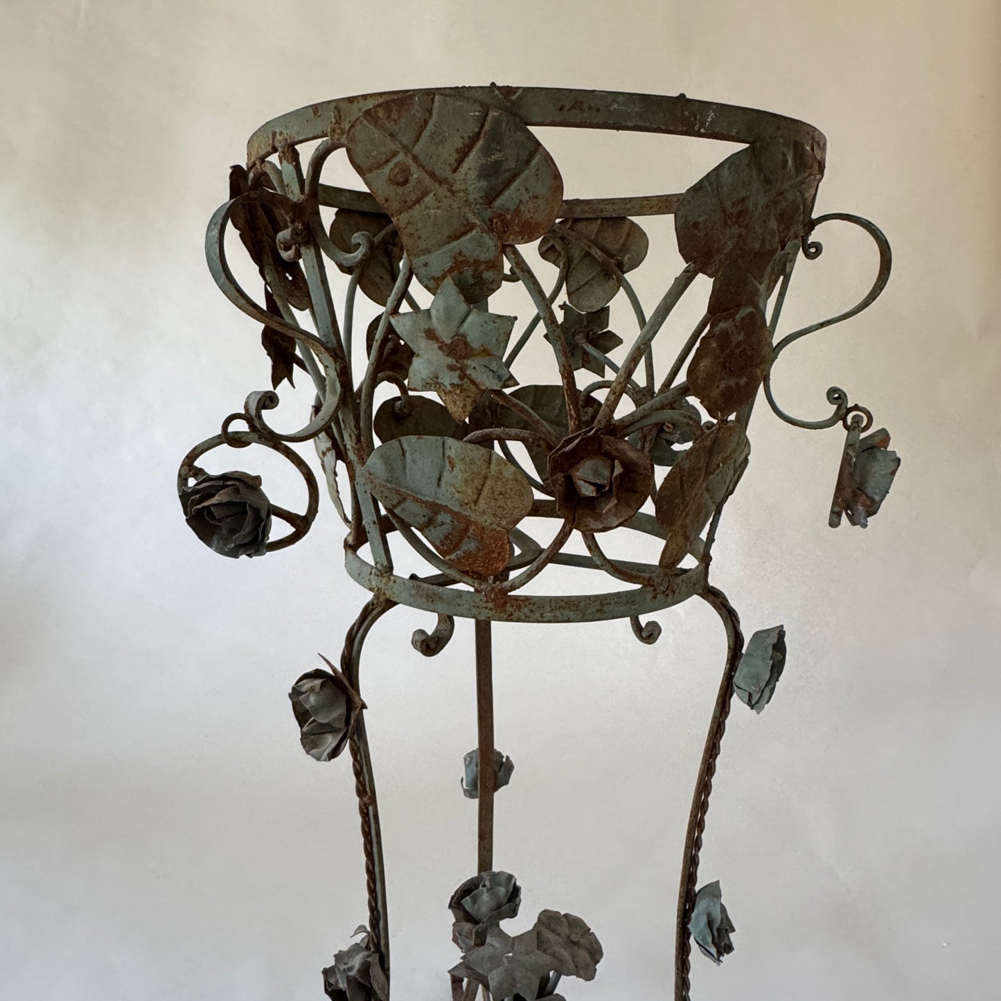 PL014 VINTAGE FLORAL PLANT STAND