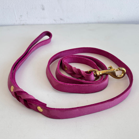 PT002 FUSCHIA LEATHER DOG LEASH