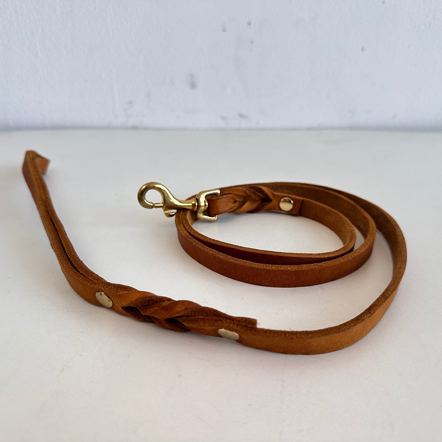 PT004 TAN LEATHER DOG LEASH