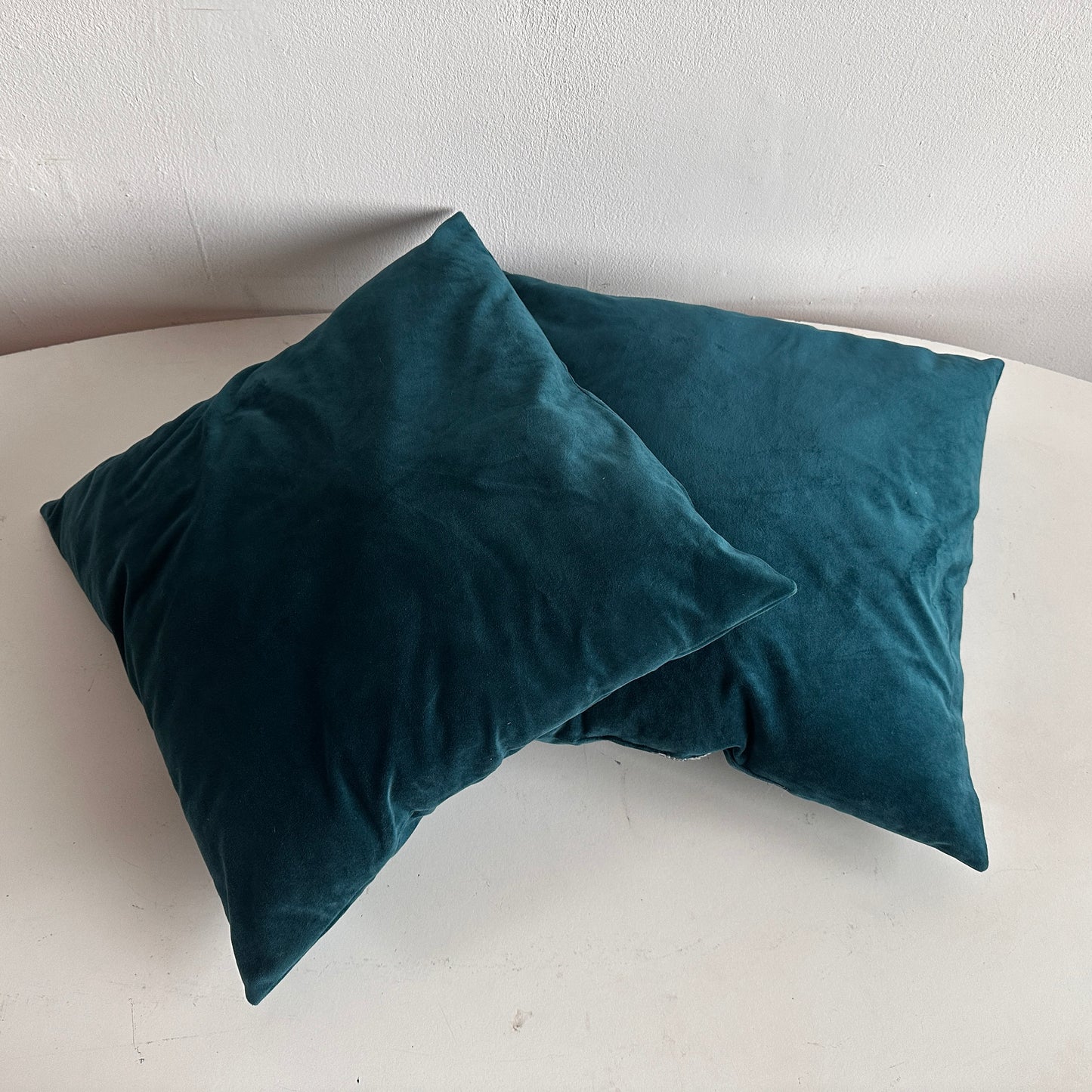 PW001 PAIR OF TEAL VELVET PILLOWS