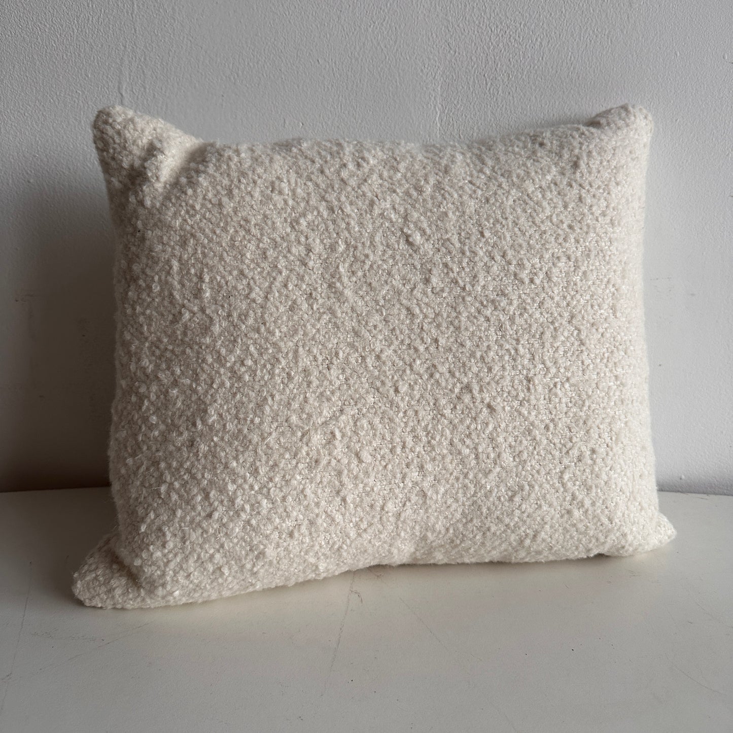 PW002 HOMENATURE IVORY LINEN & BOUCLE PILLOW