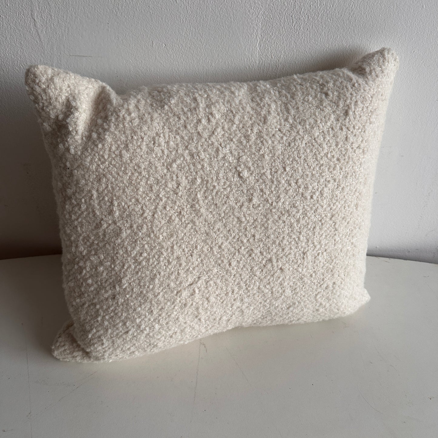 PW002 HOMENATURE IVORY LINEN & BOUCLE PILLOW