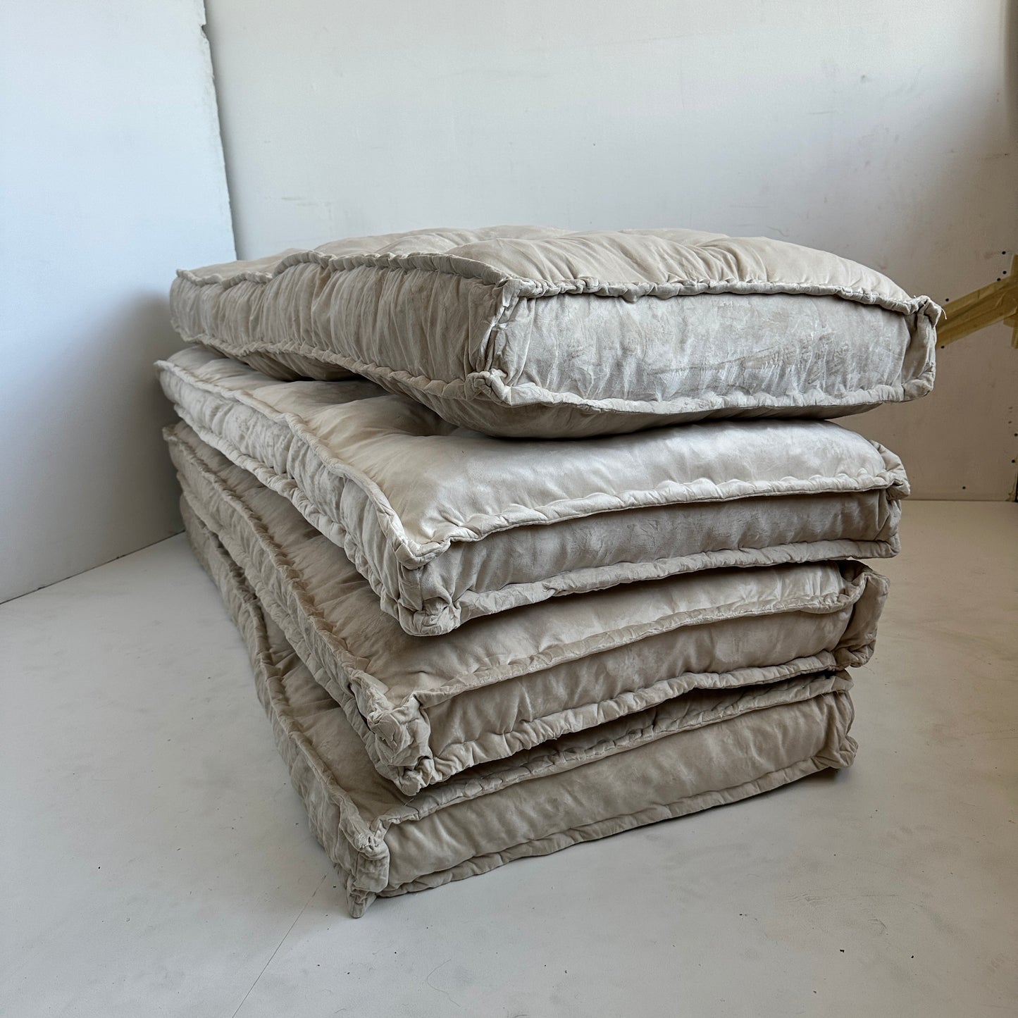 PW016 BEIGE FLOOR PILLOWS