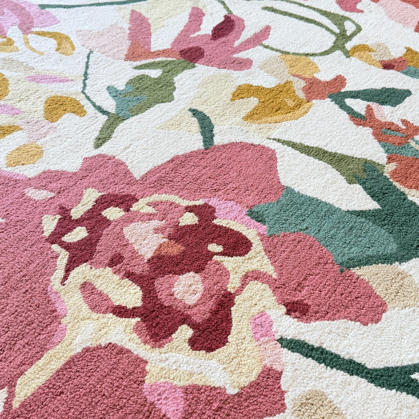 RF002 8' X 10' FLORAL RUG