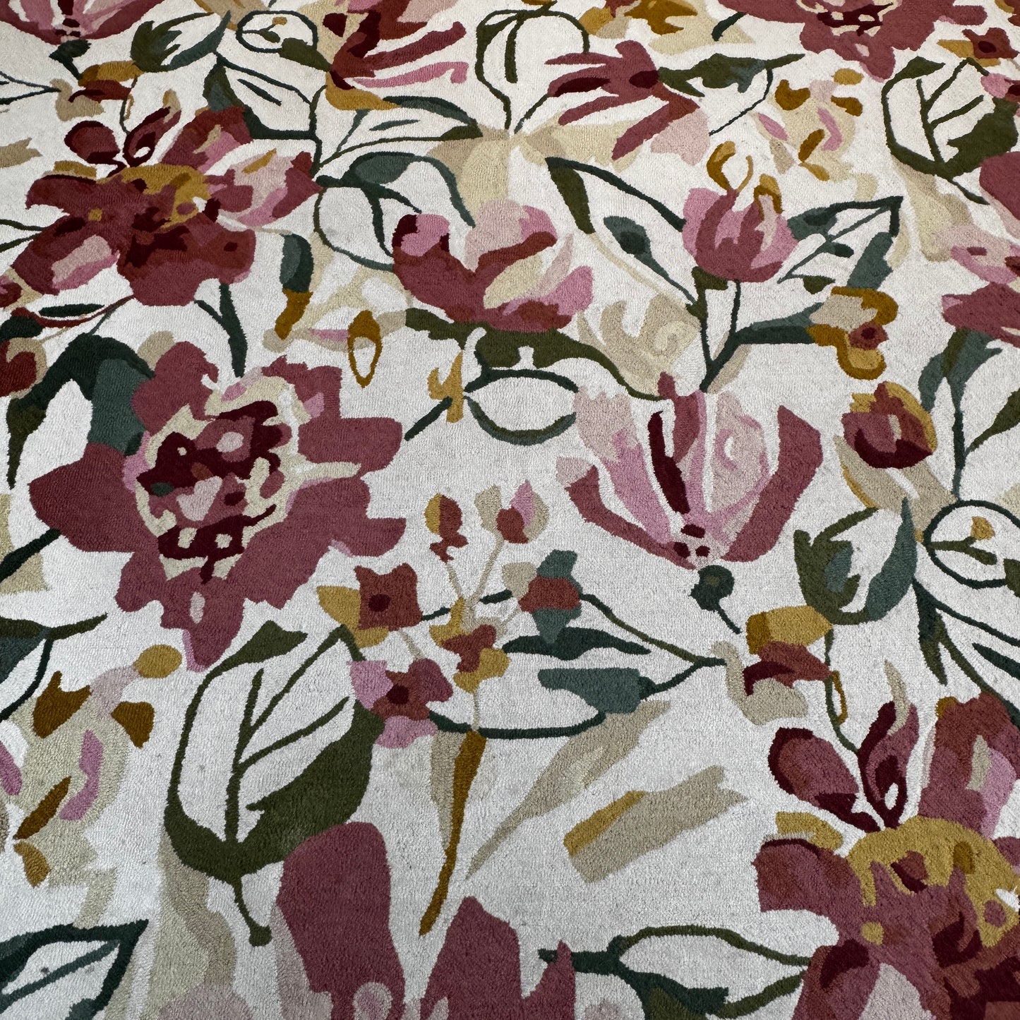 RF002 8' X 10' FLORAL RUG