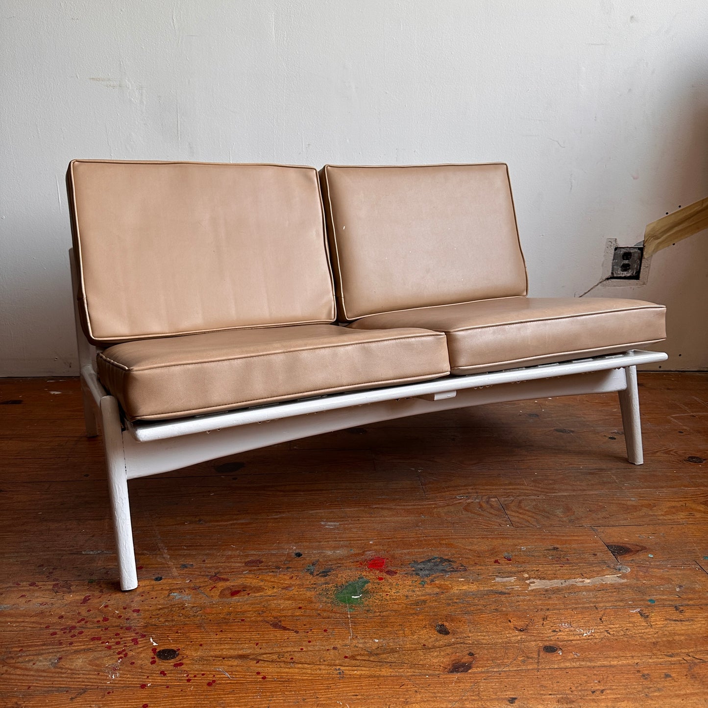 SF001 HEATHER DARYLME LOVESEAT WITH PAINTABLE FRAME