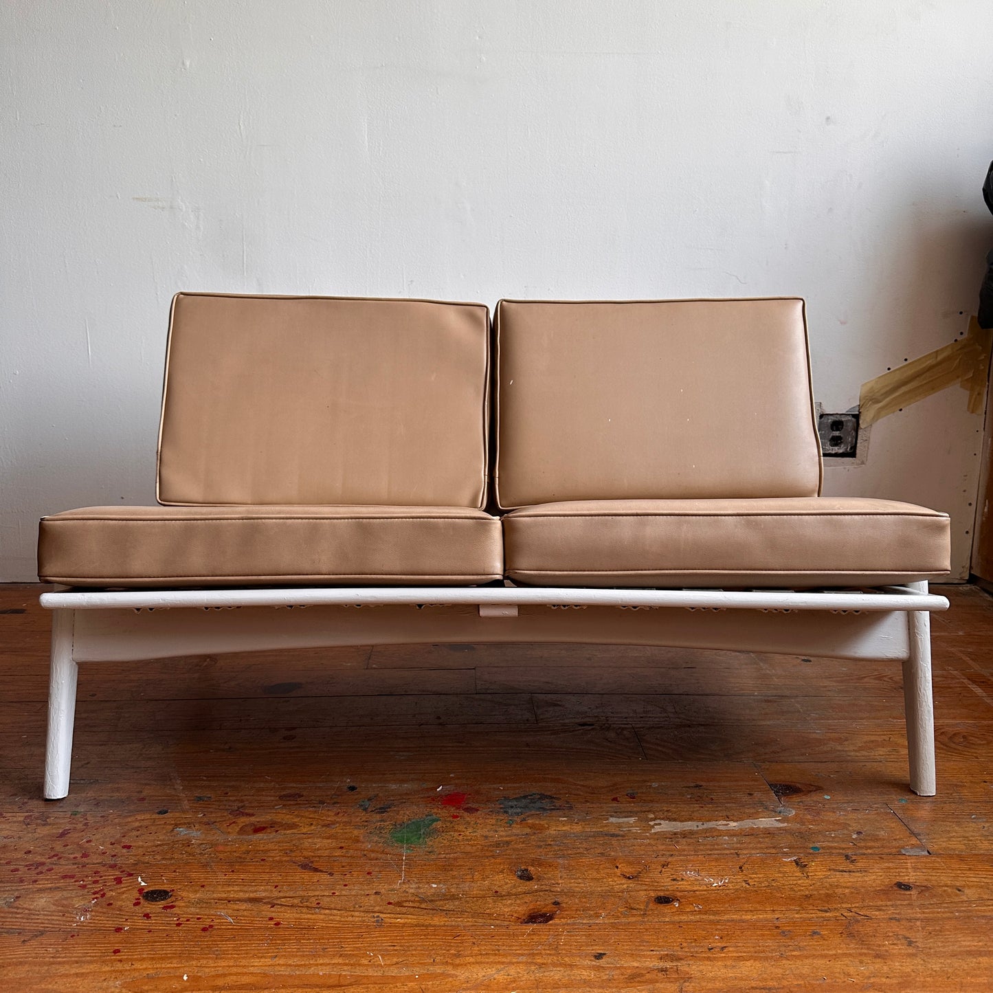 SF001 HEATHER DARYLME LOVESEAT WITH PAINTABLE FRAME