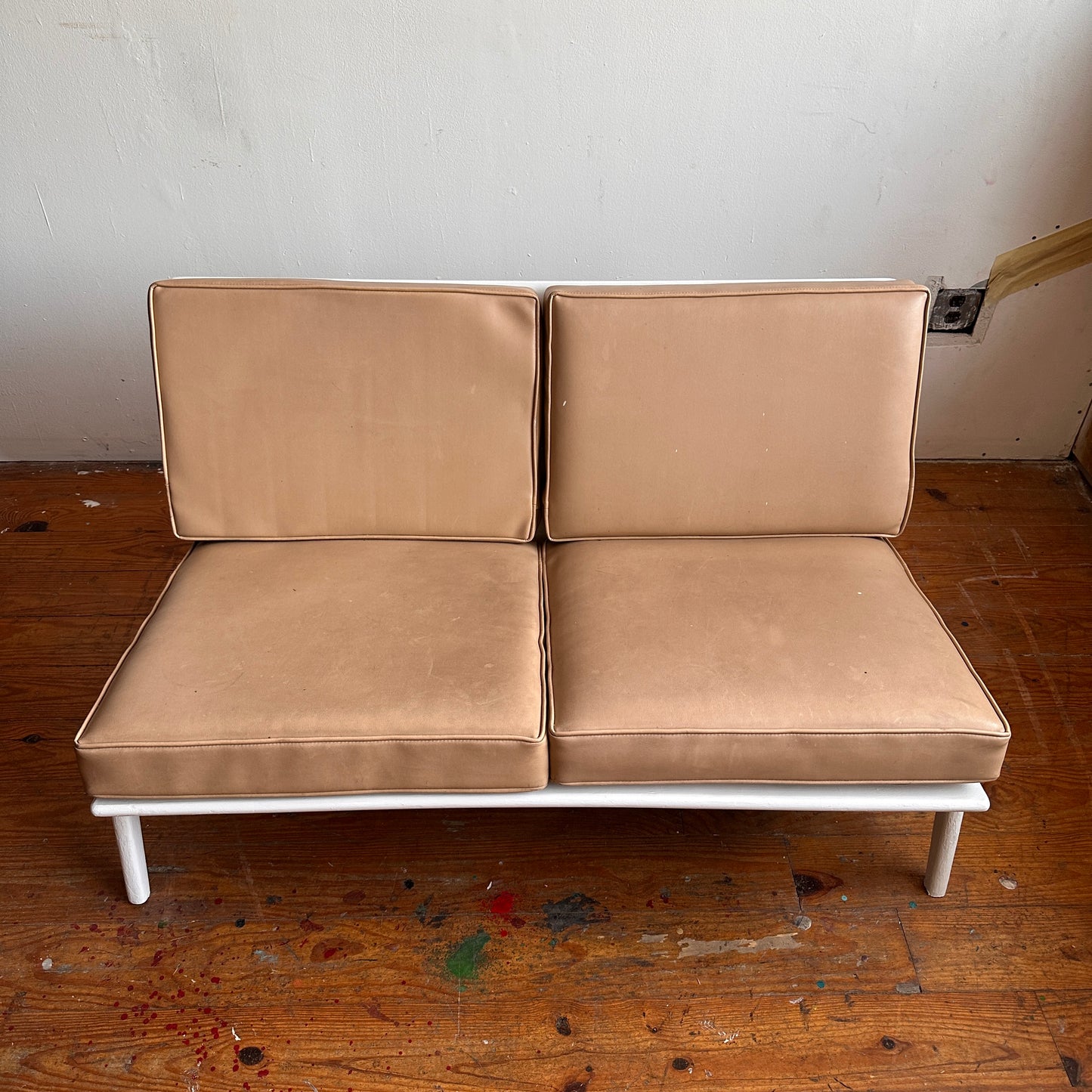 SF001 HEATHER DARYLME LOVESEAT WITH PAINTABLE FRAME