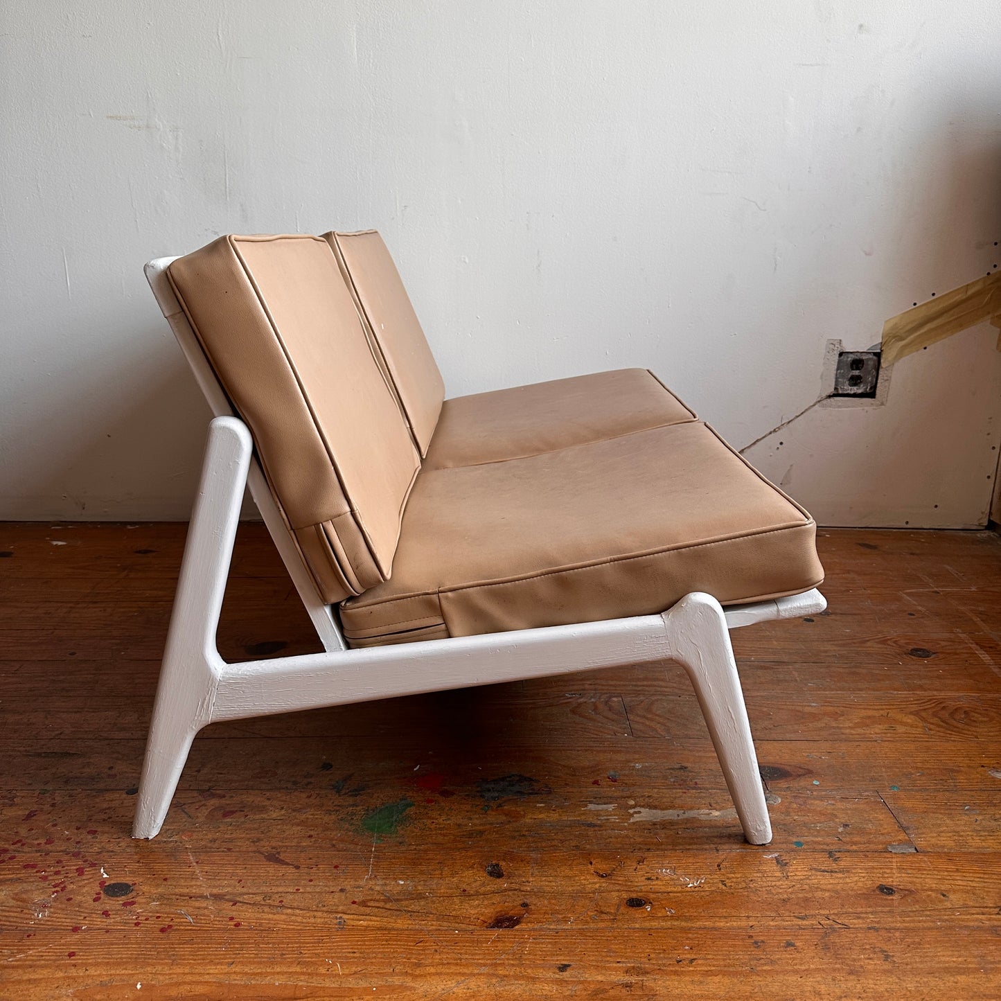 SF001 HEATHER DARYLME LOVESEAT WITH PAINTABLE FRAME