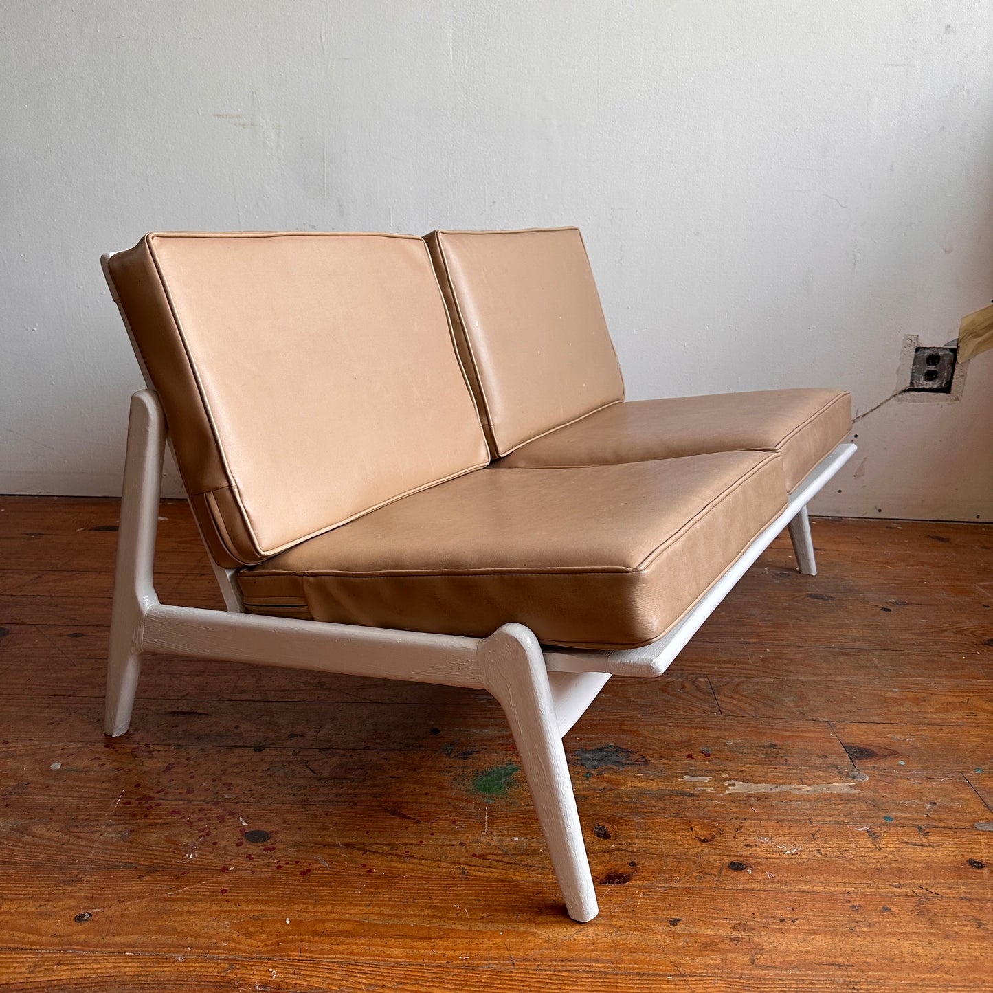 SF001 HEATHER DARYLME LOVESEAT WITH PAINTABLE FRAME