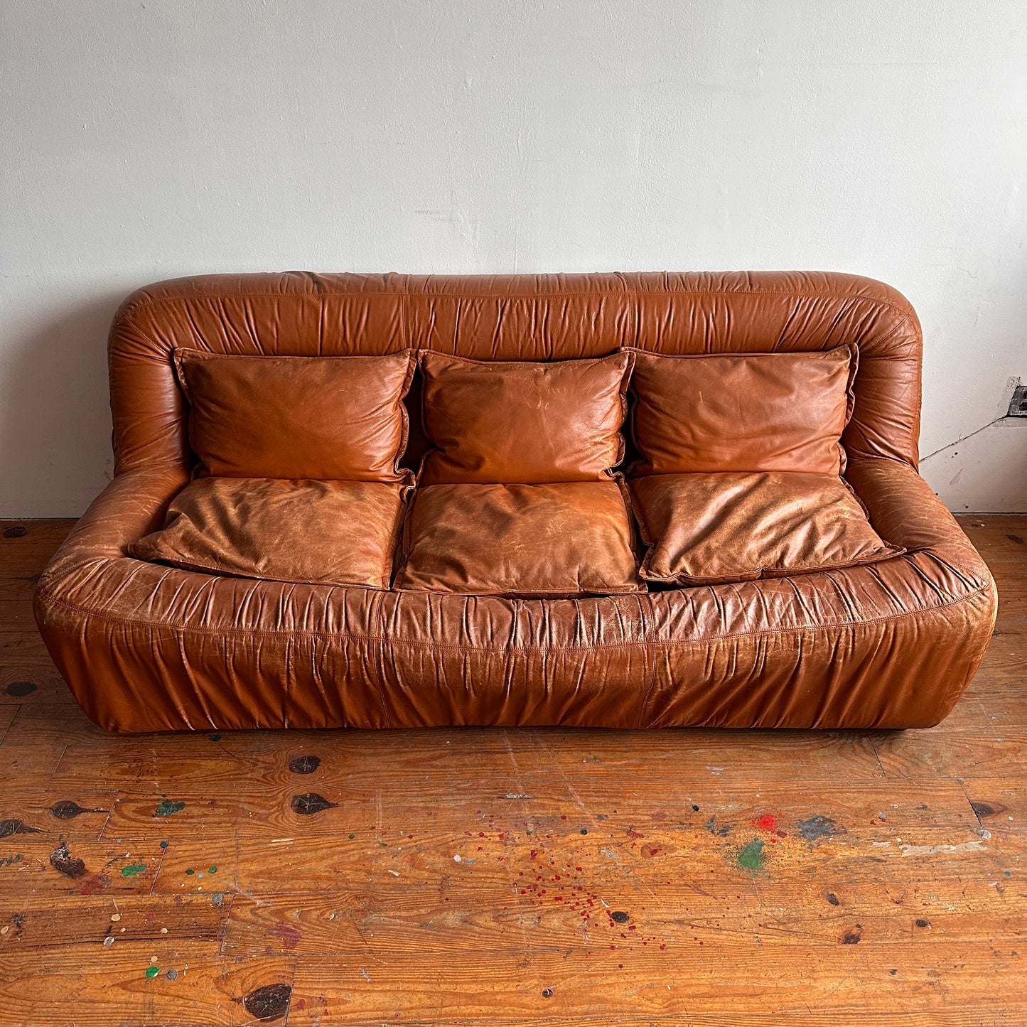 SF002 SPACE AGE ITALIAN RUCHED LEATHER SOFA