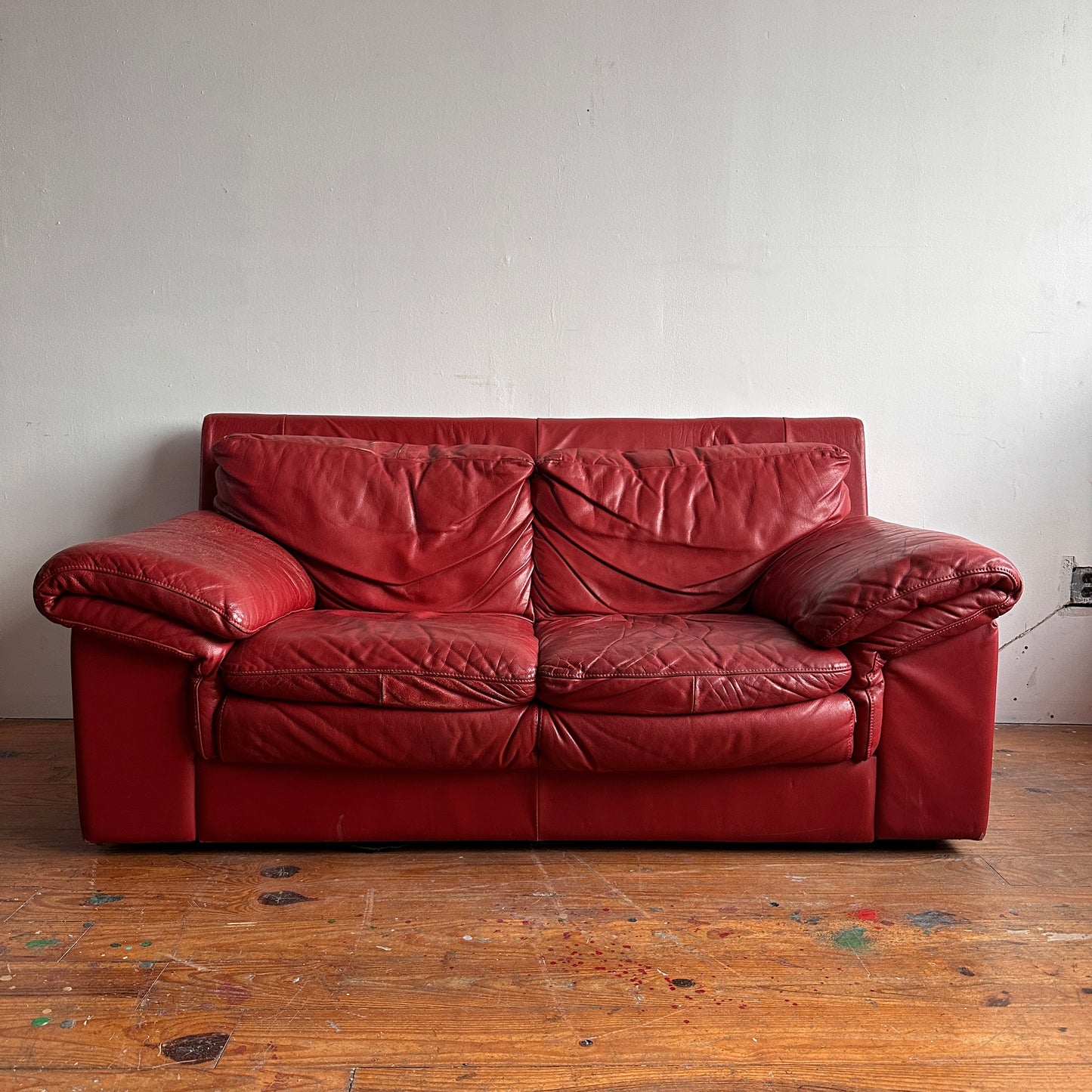 SF003 LIGHTLY DISTRESSED ITALIAN RED LEATHER LOVESEAT
