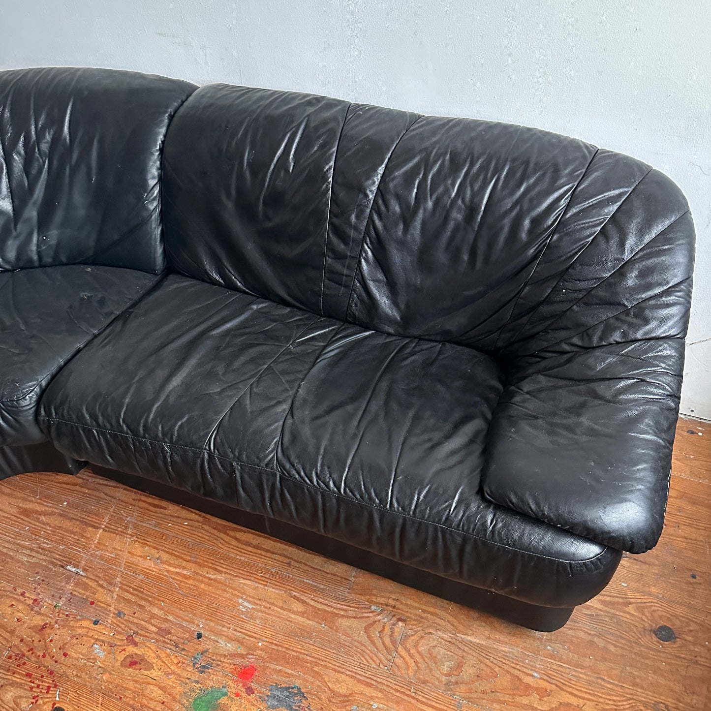 SF006 BUKHARIN BLACK LEATHER SECTIONAL SOFA