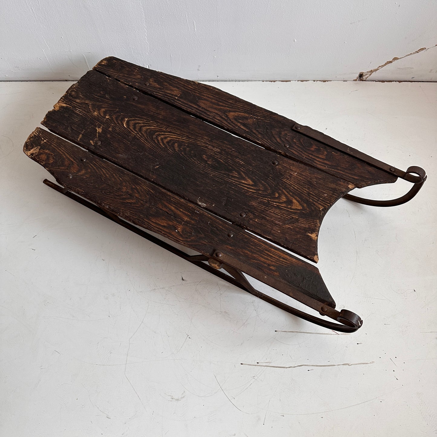 SP002 ANTIQUE DARK WOOD AND IRON SLED