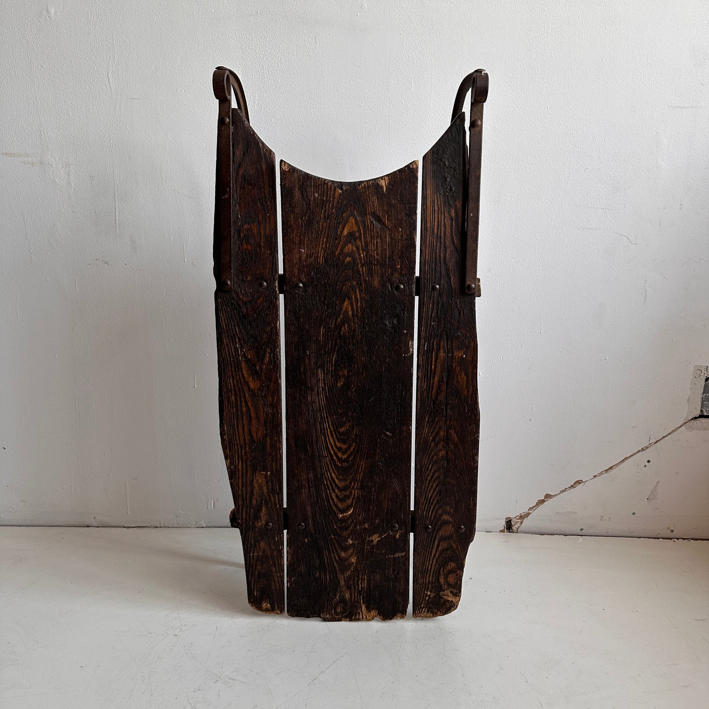 SP002 ANTIQUE DARK WOOD AND IRON SLED