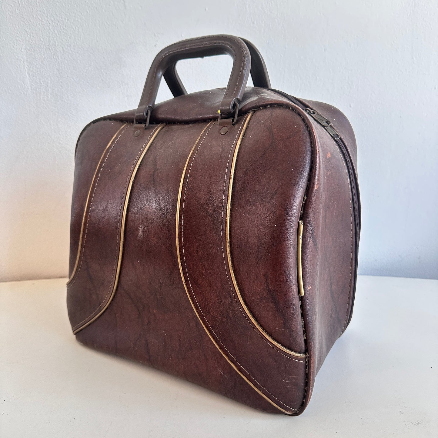 SP022 BLACK BOWLING BALL WITH BAG (BOTTOM CUT OUT FOR CAMERA GAG)