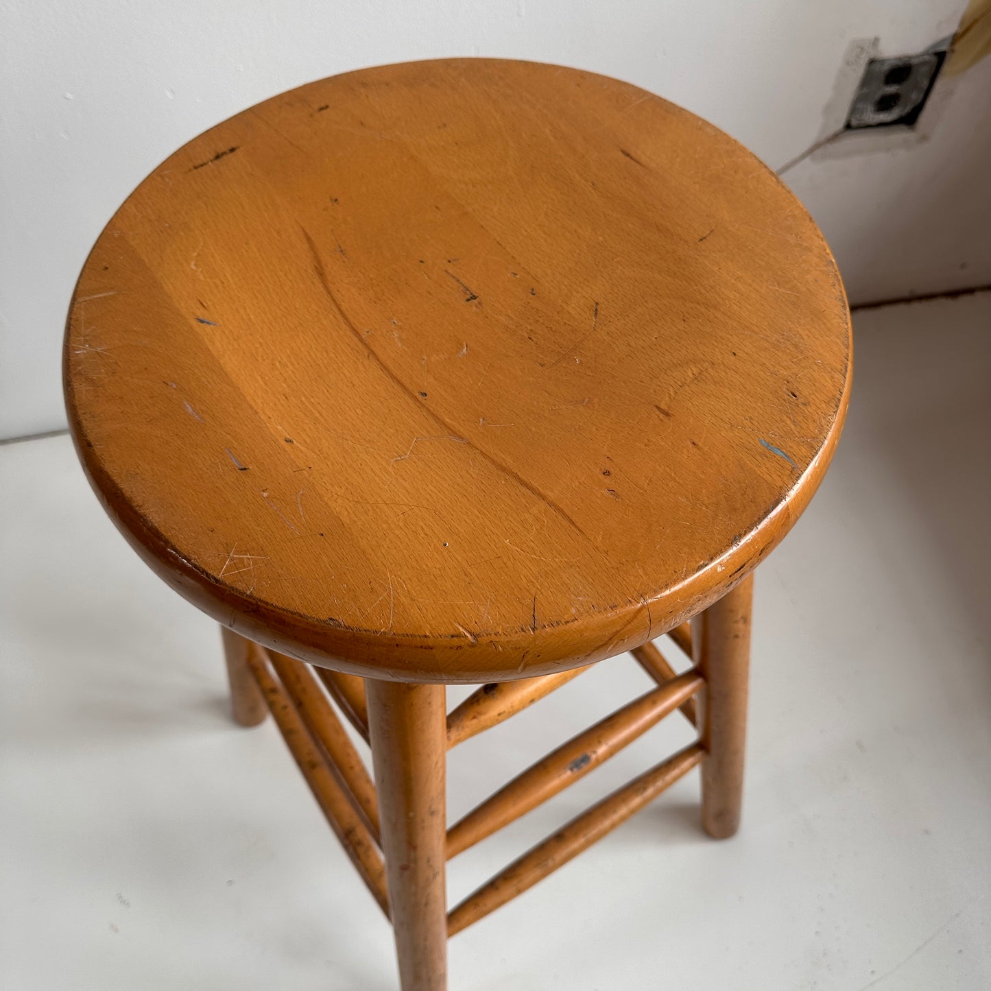 ST003 CHUNKY STOOL