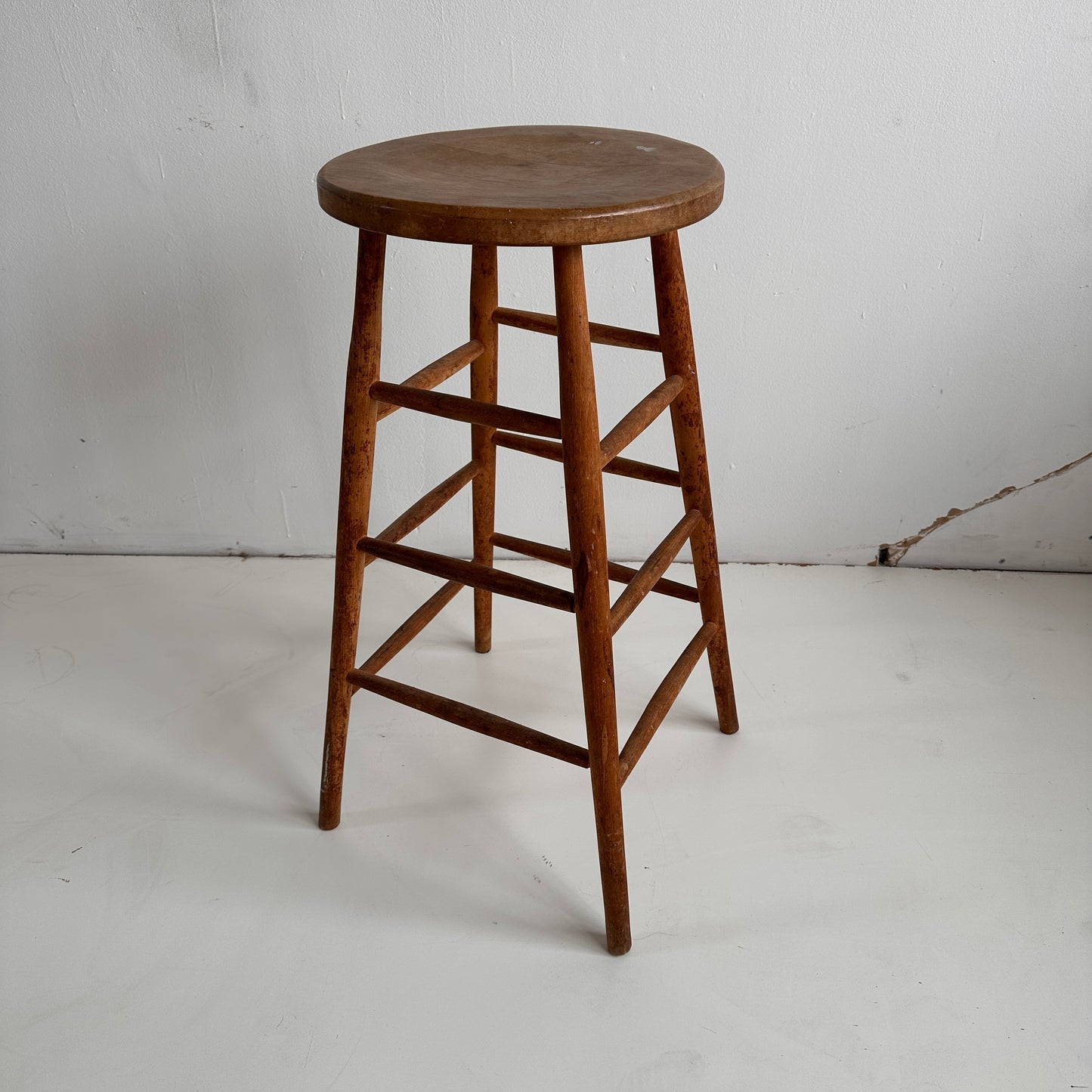 ST004 AFLENTUS STOOL