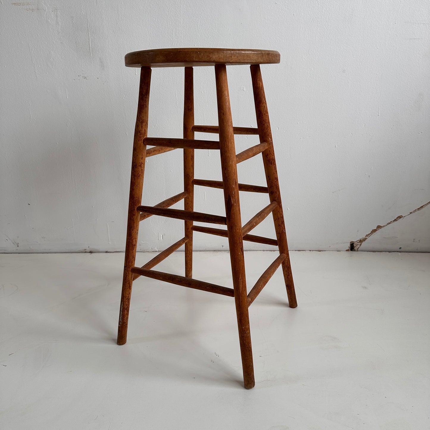ST004 AFLENTUS STOOL