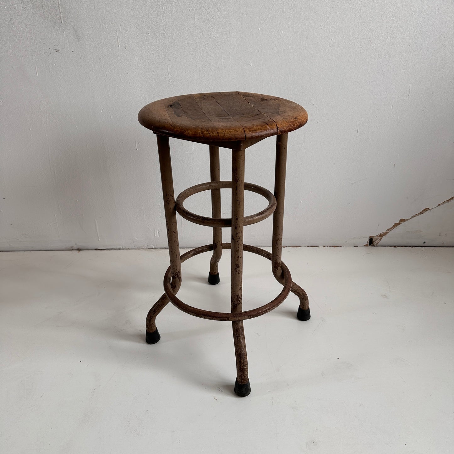 ST009 RETRO METAL STOOL WITH WOOD SEAT