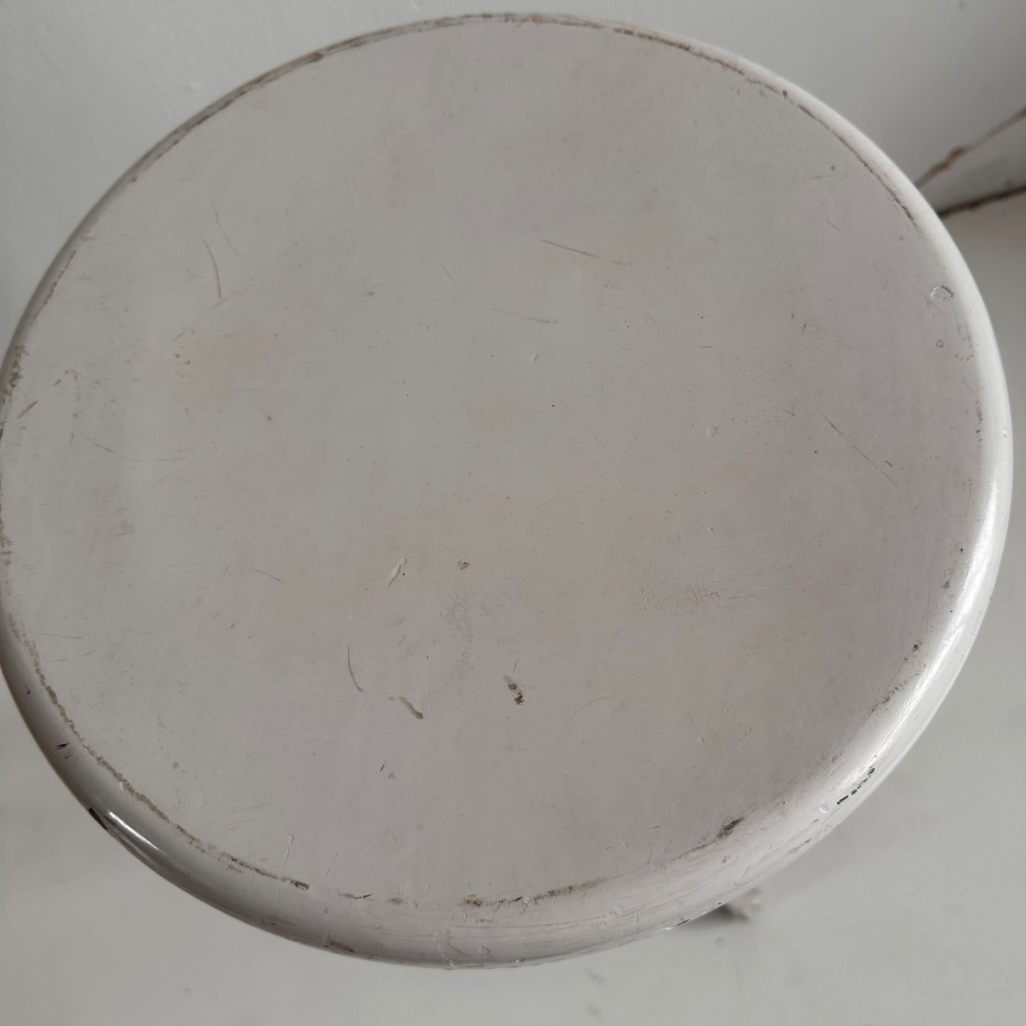 ST010 SWIVEL METAL WHITE STOOL