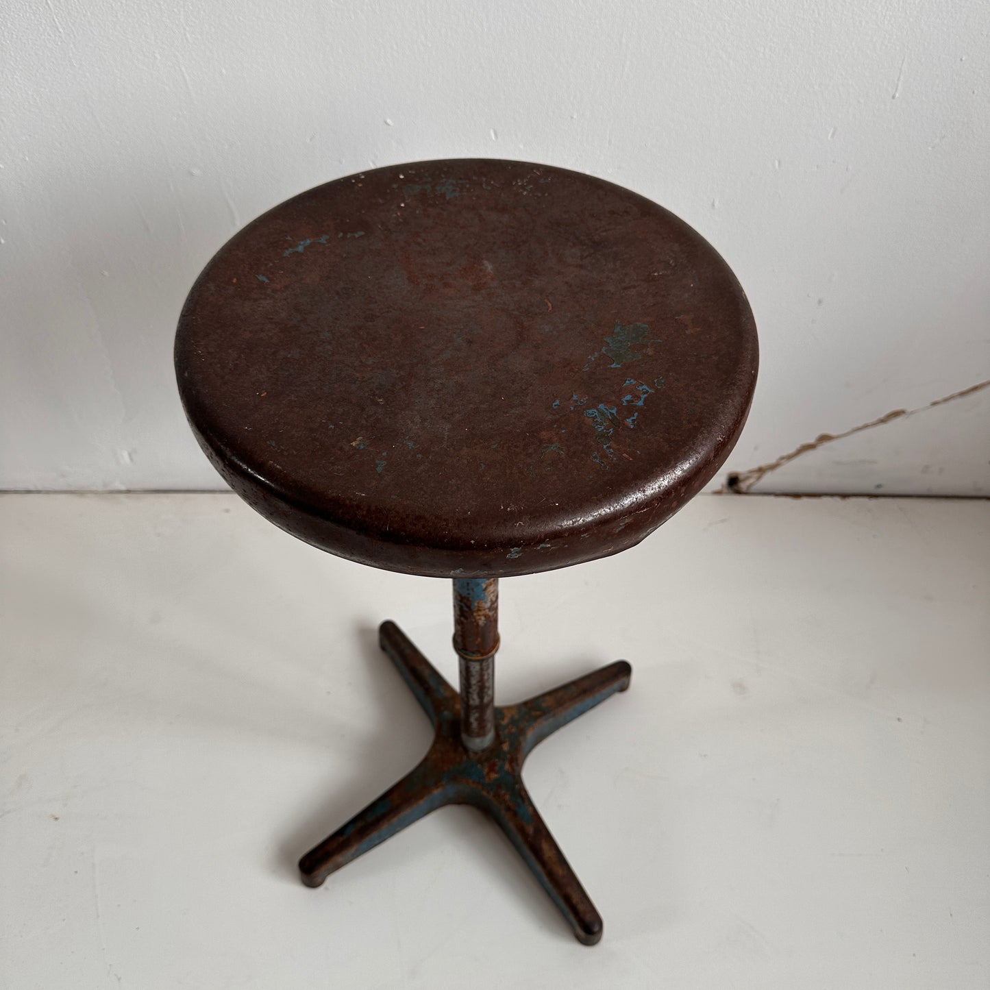 ST011 SWIVEL METAL BLUE STOOL
