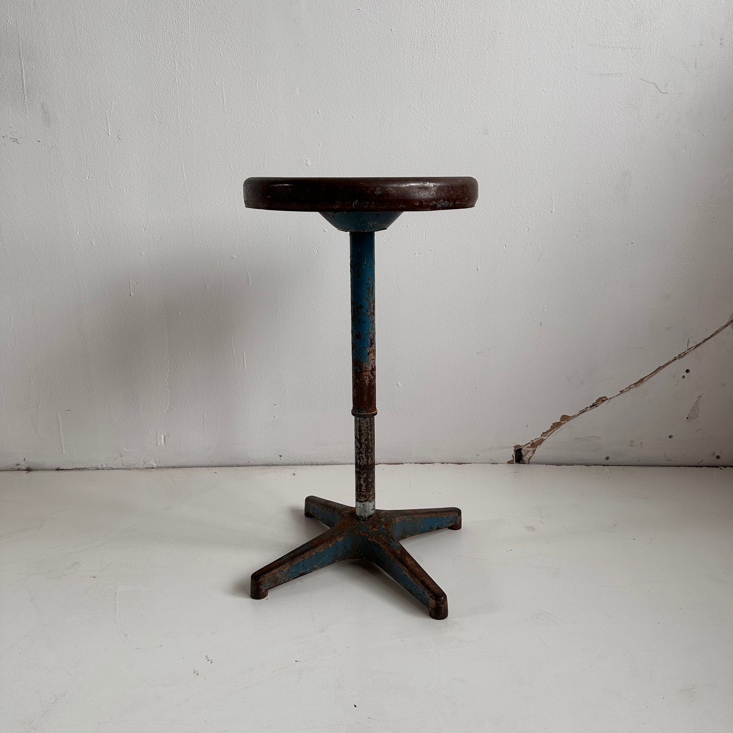 ST011 SWIVEL METAL BLUE STOOL