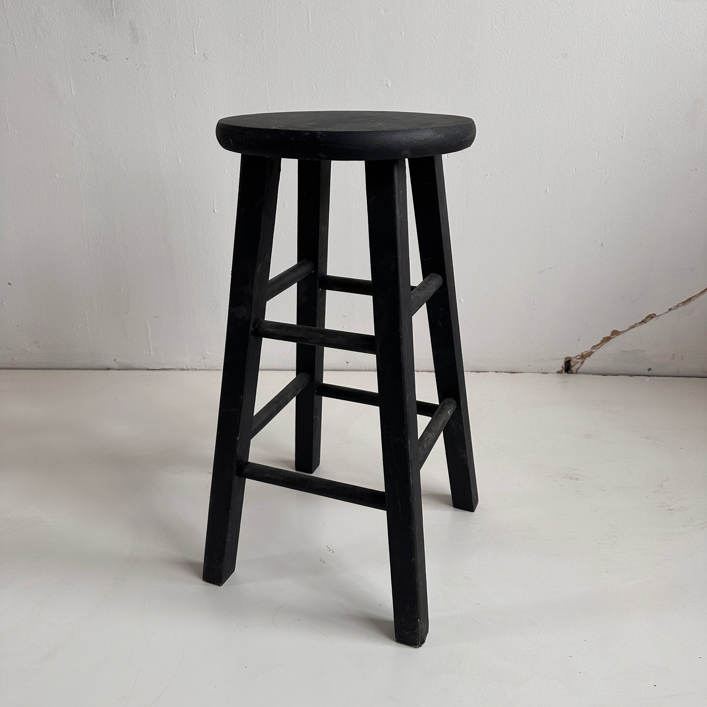 ST014 PAINTABLE QUIF STOOL