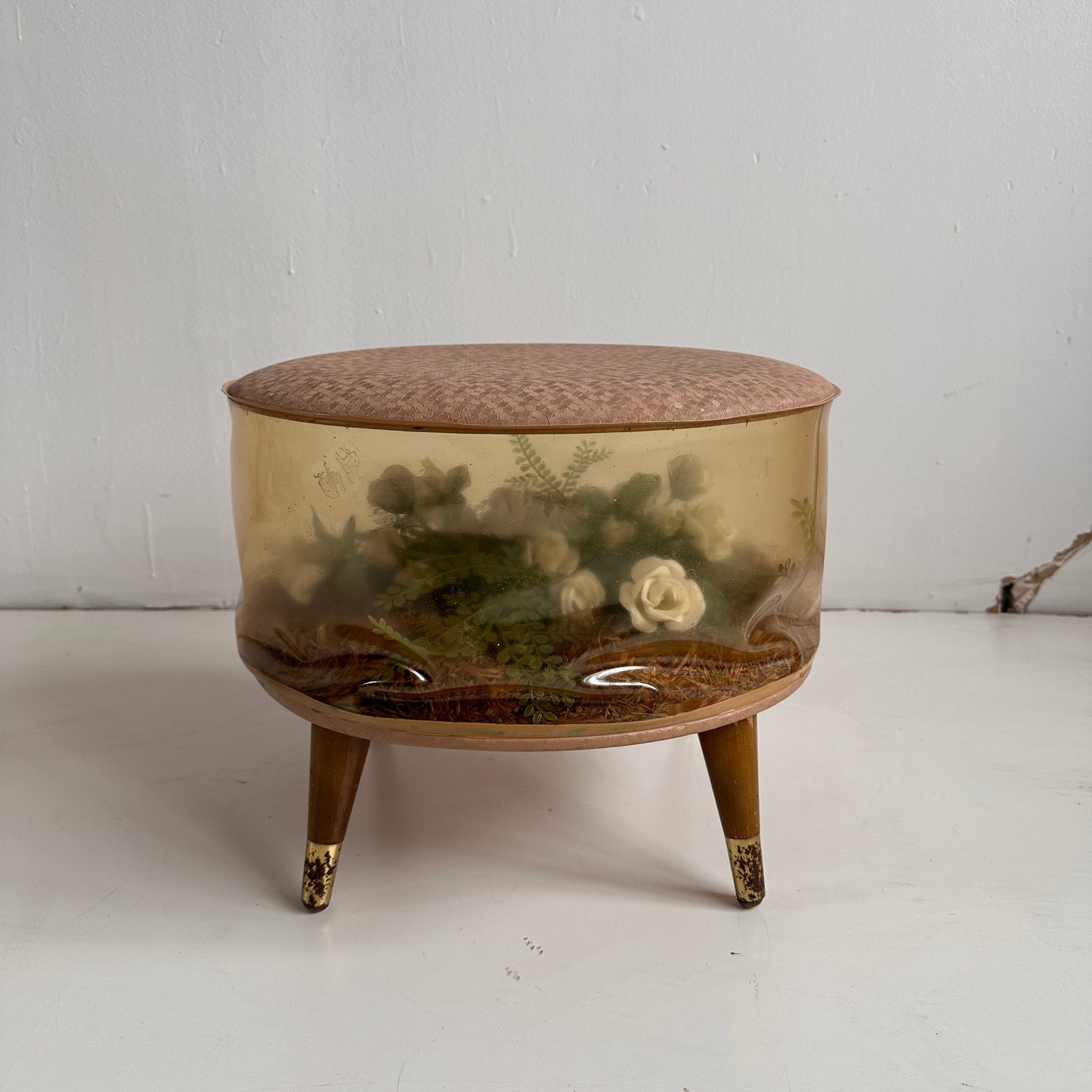 ST015 INFLATABLE FLOWER STOOL