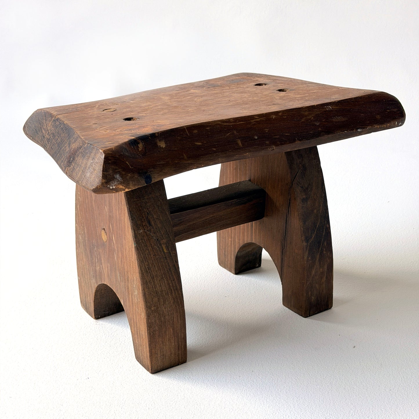 ST034 ANTIQUE WOOD FOOT STOOL
