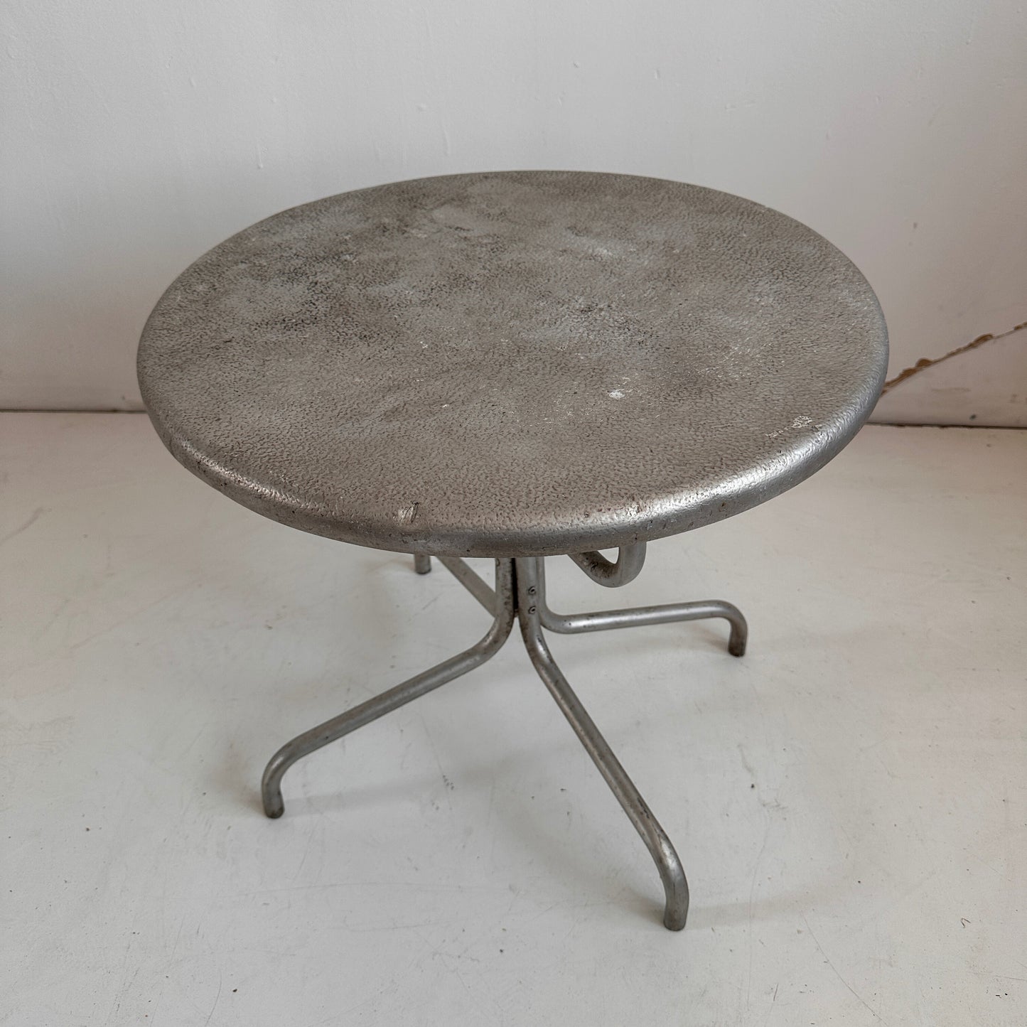 TB002 ALUMINUM SIDE TABLE