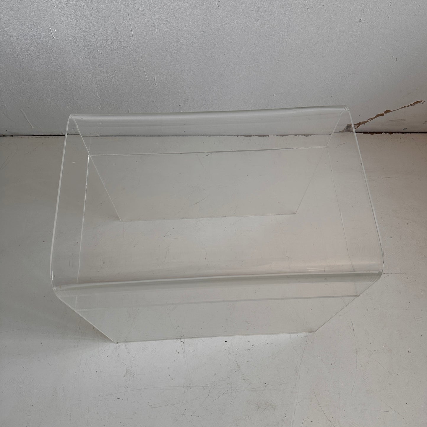 TB005 LUCITE SIDE TABLE