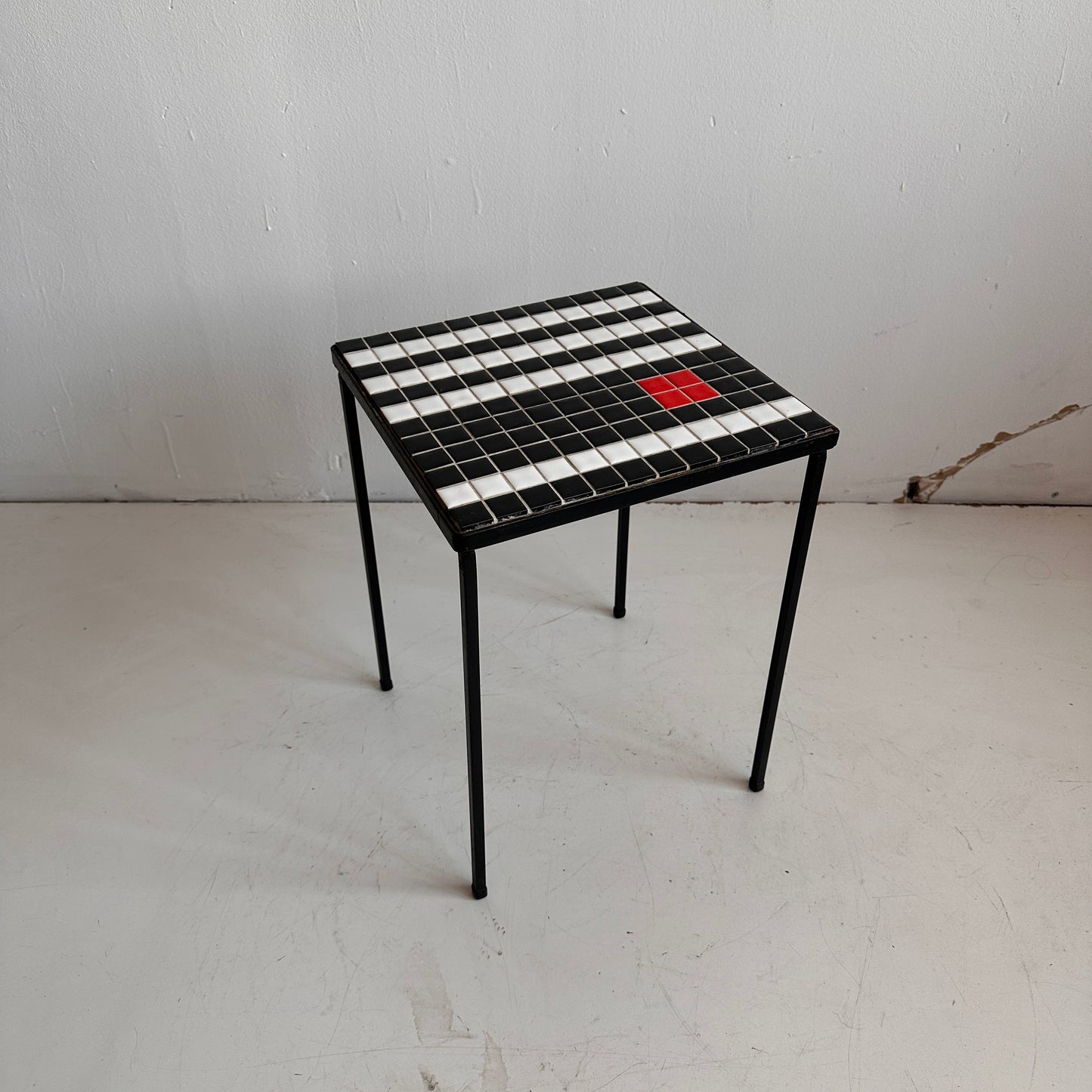 TB006 MODERNIST IRON FRAME & CERAMIC TILE TOP SIDE TABLES
