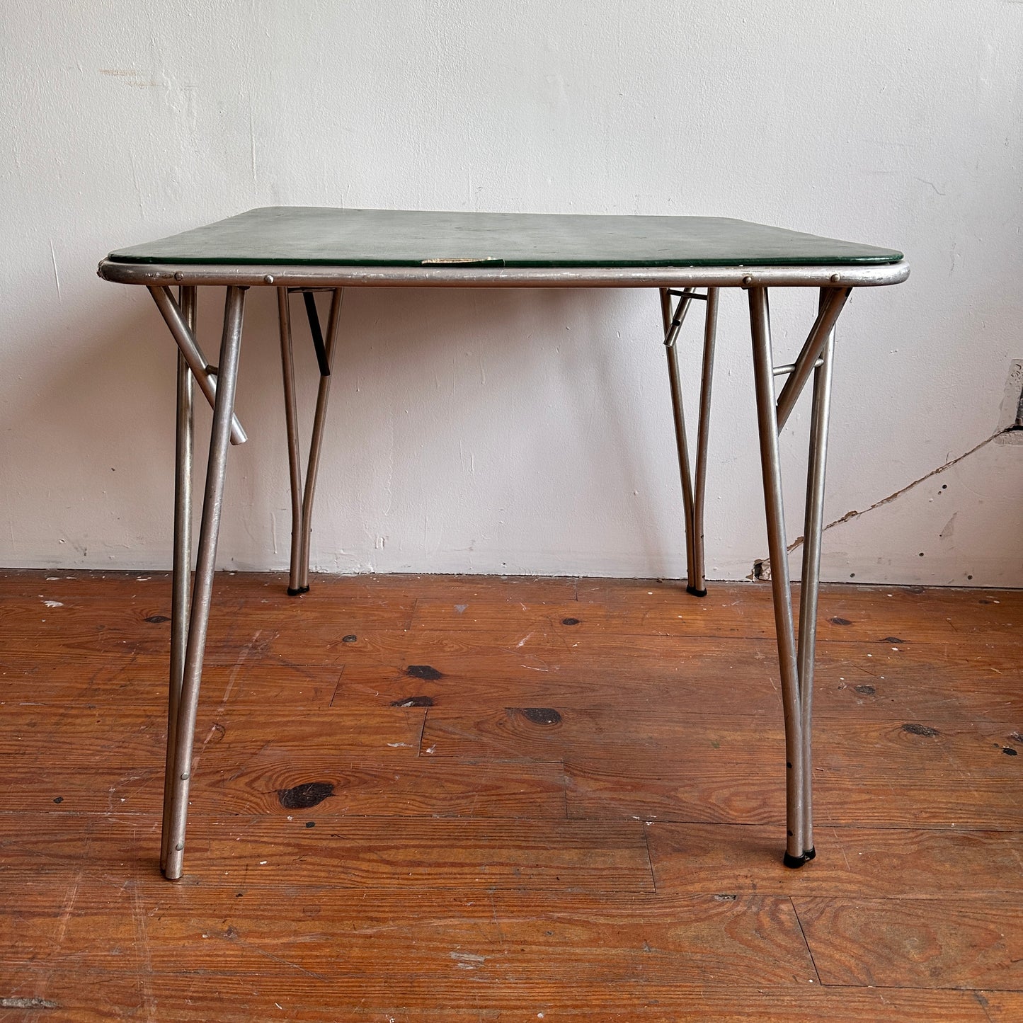 TB011 BORDIGA GREEN TOP FOLDING CARD TABLE