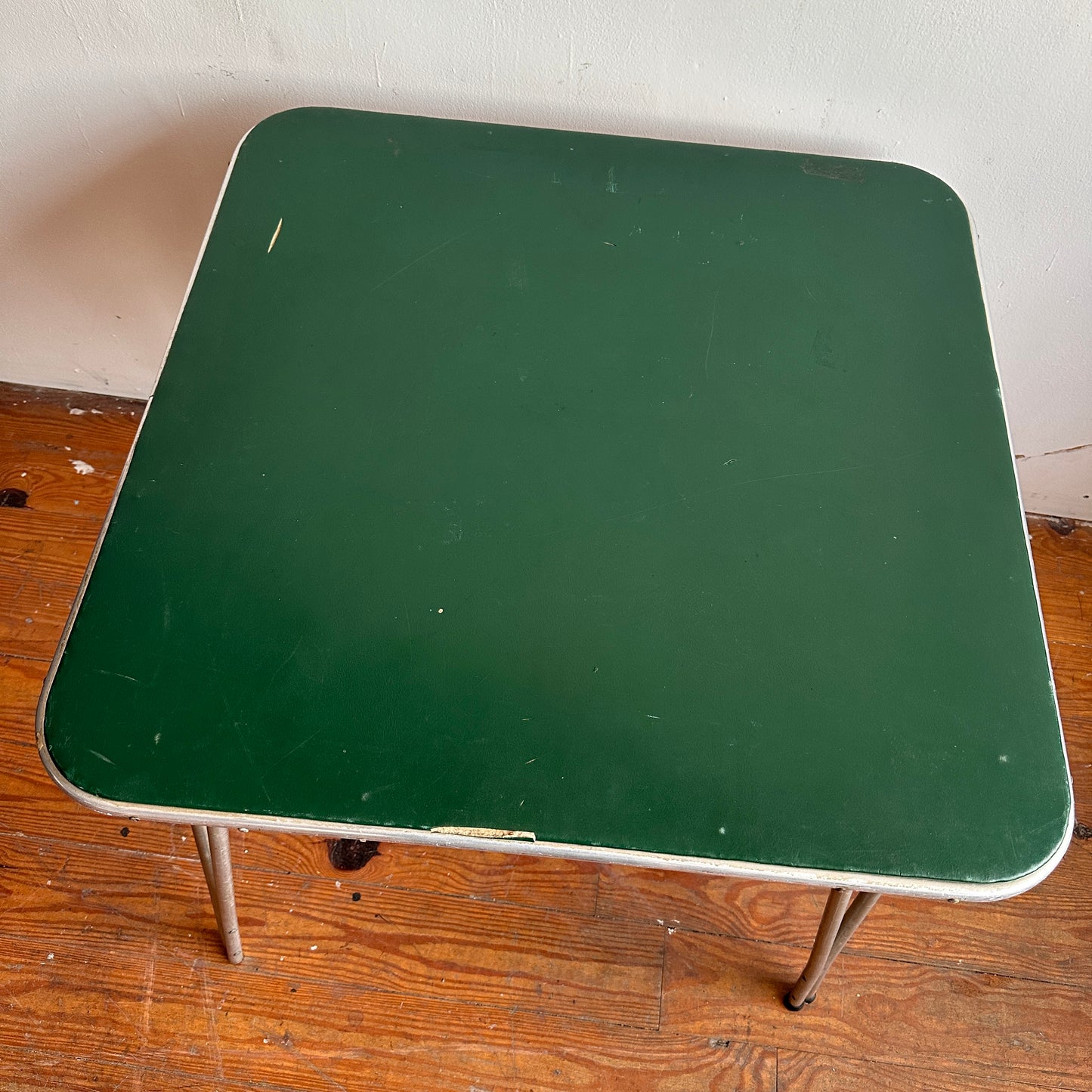 TB011 BORDIGA GREEN TOP FOLDING CARD TABLE