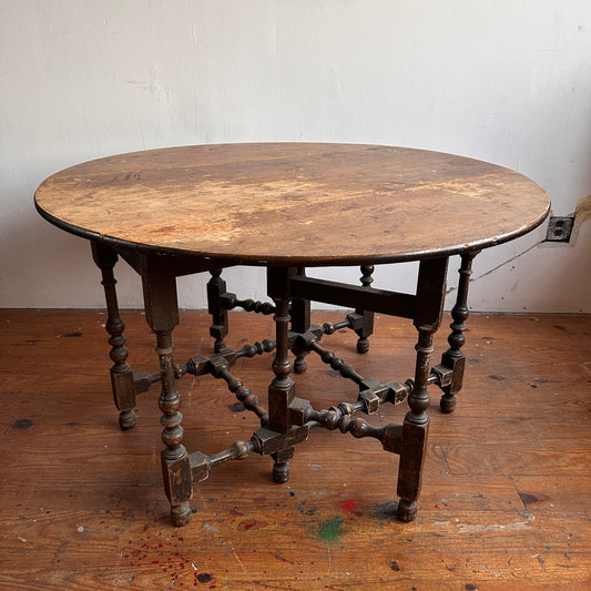TB012 GADDIS 18TH CENTURY FOLDING LEAF TABLE
