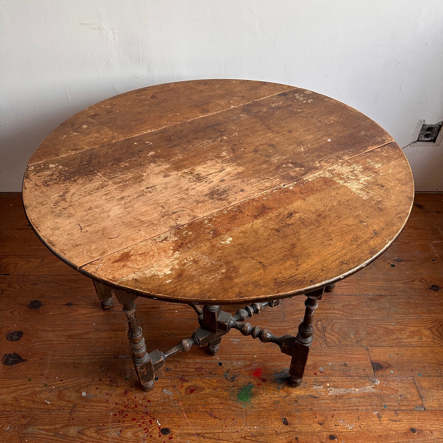 TB012 GADDIS 18TH CENTURY FOLDING LEAF TABLE
