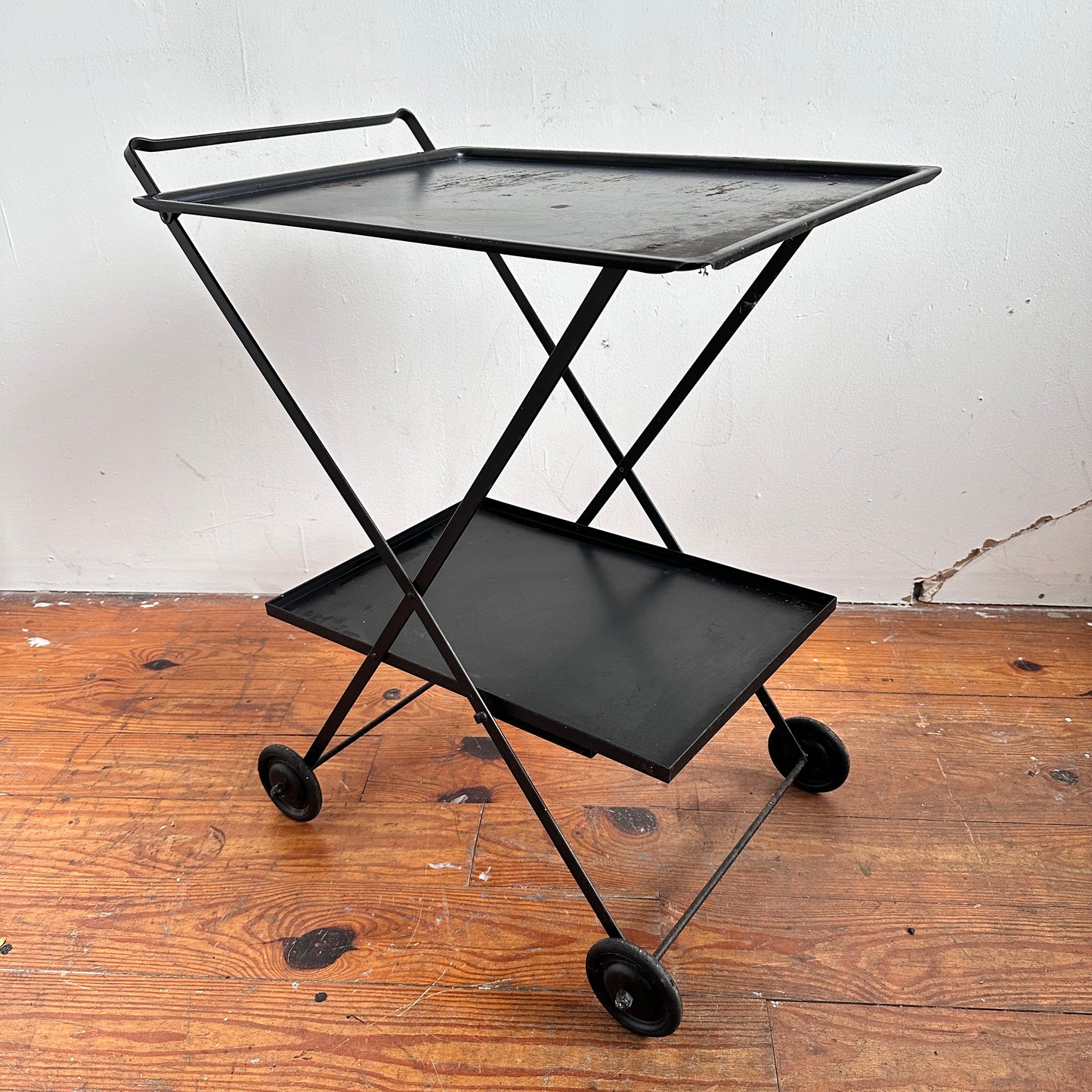 TB017 BLACK IRON GARDEN BAR CART