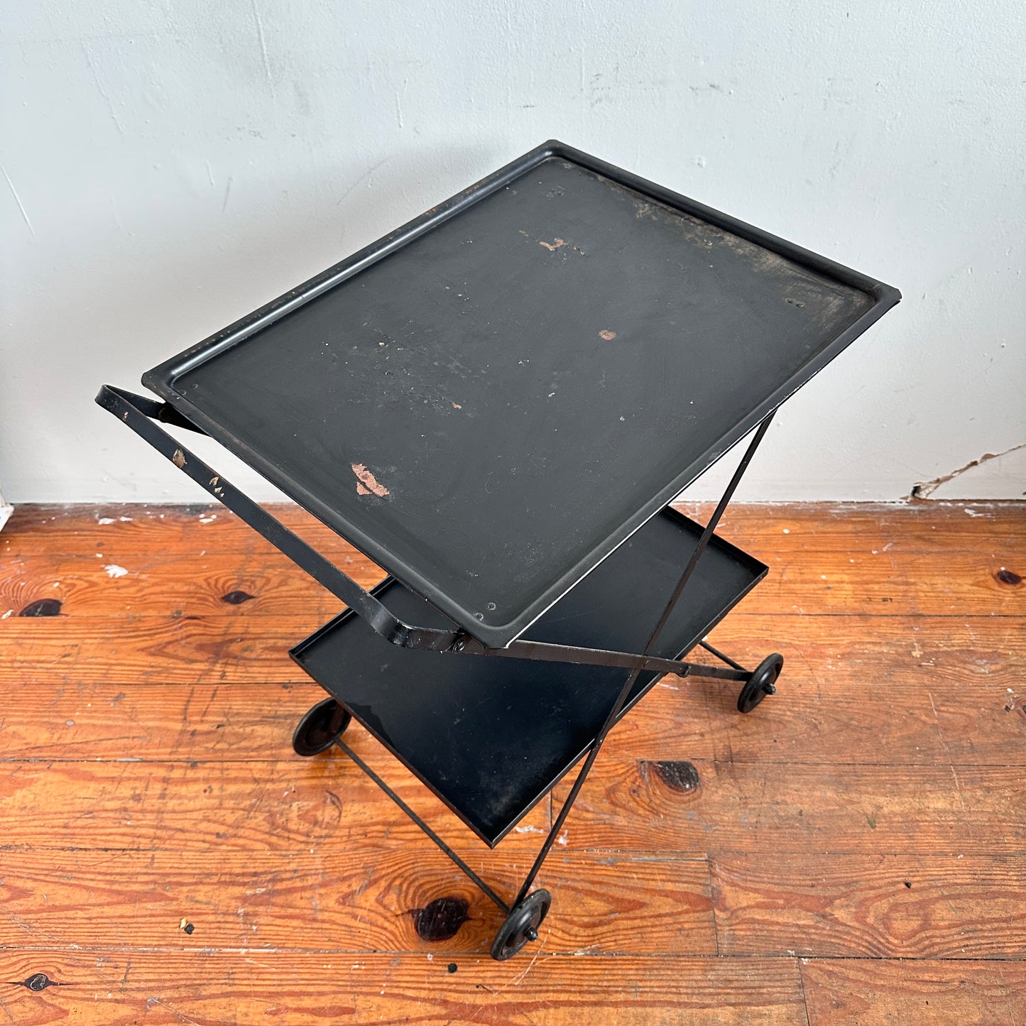 TB017 BLACK IRON GARDEN BAR CART