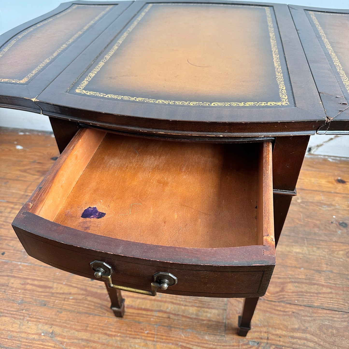 TB018 FEDERAL STYLE DROP LEAF SIDE TABLE